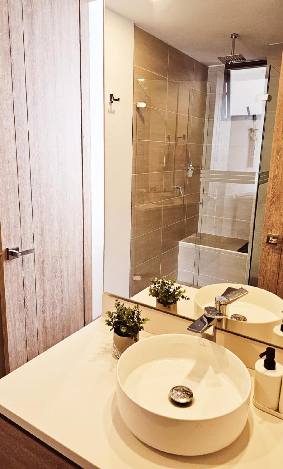 HERMOSO APARTAMENTO EN CARTAGENA-MORROS EOS-VISTA AL MAR- SALIDA DIRECTA a LA PLAYA