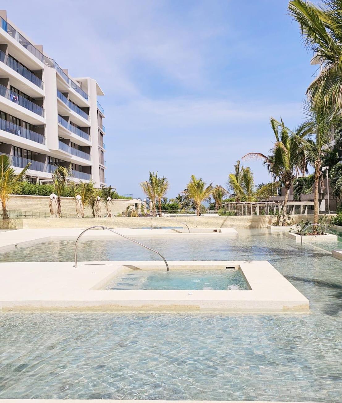 HERMOSO APARTAMENTO EN CARTAGENA-MORROS EOS-VISTA AL MAR- SALIDA DIRECTA a LA PLAYA