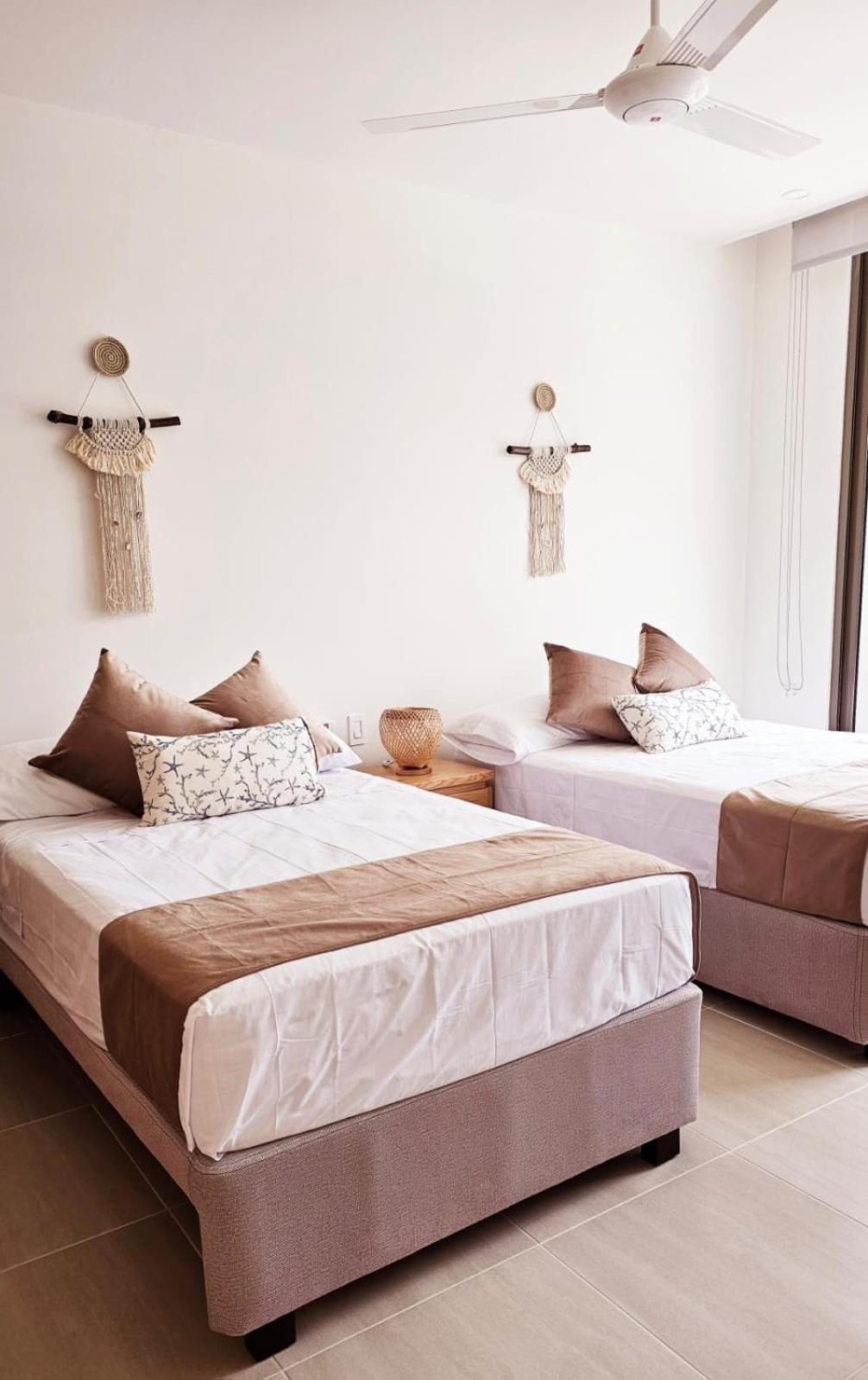 HERMOSO APARTAMENTO EN CARTAGENA-MORROS EOS-VISTA AL MAR- SALIDA DIRECTA a LA PLAYA