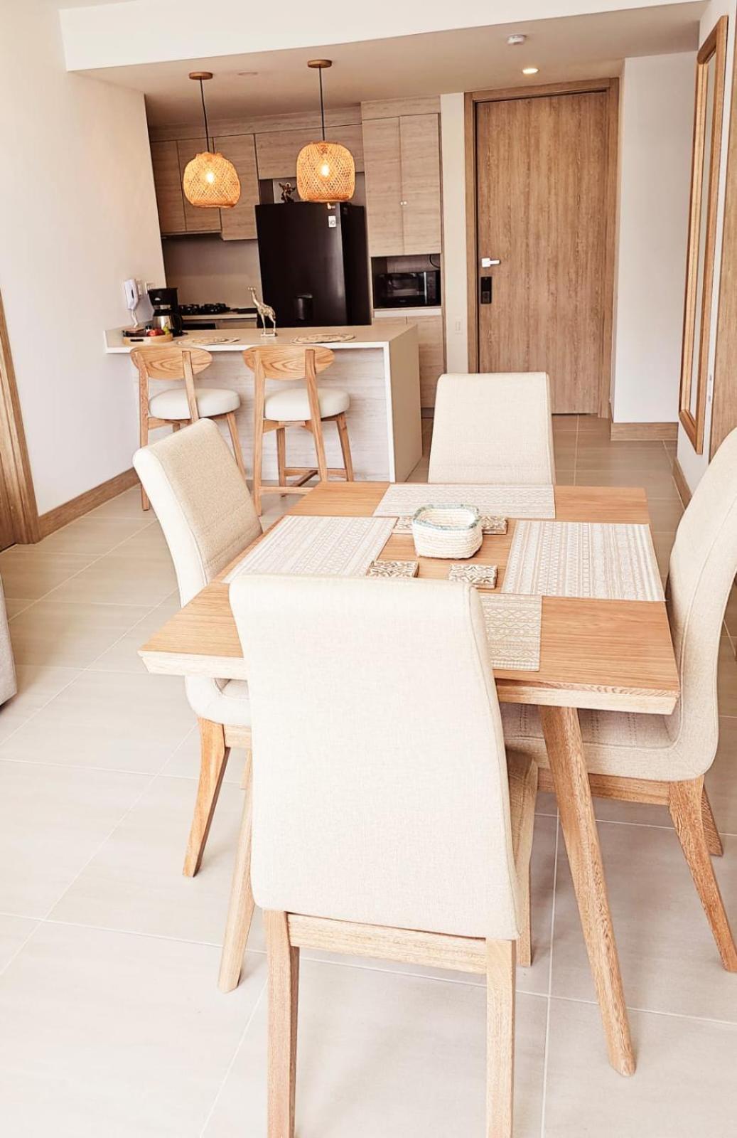 HERMOSO APARTAMENTO EN CARTAGENA-MORROS EOS-VISTA AL MAR- SALIDA DIRECTA a LA PLAYA