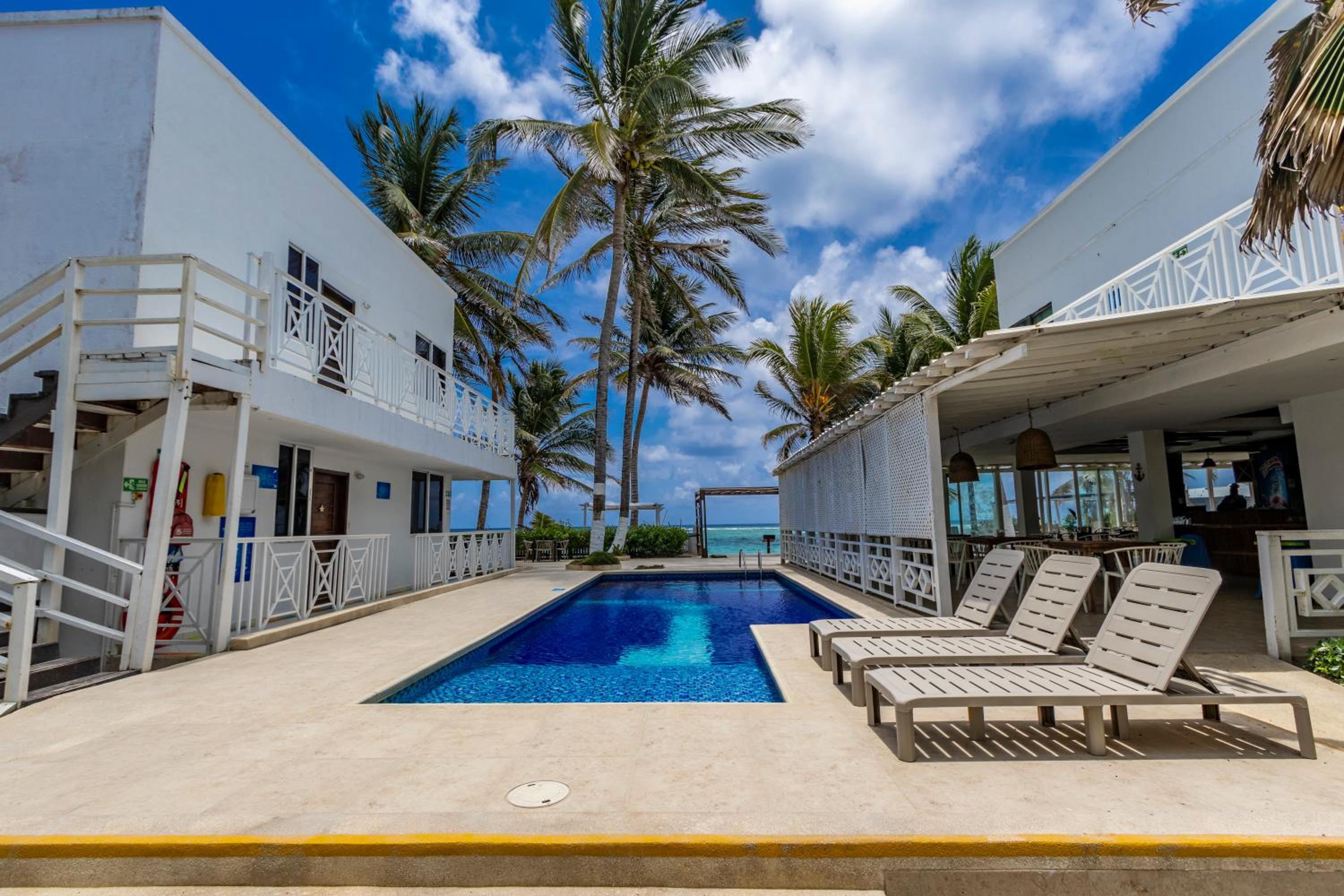 Hotel San Luis Beach House - Image 1