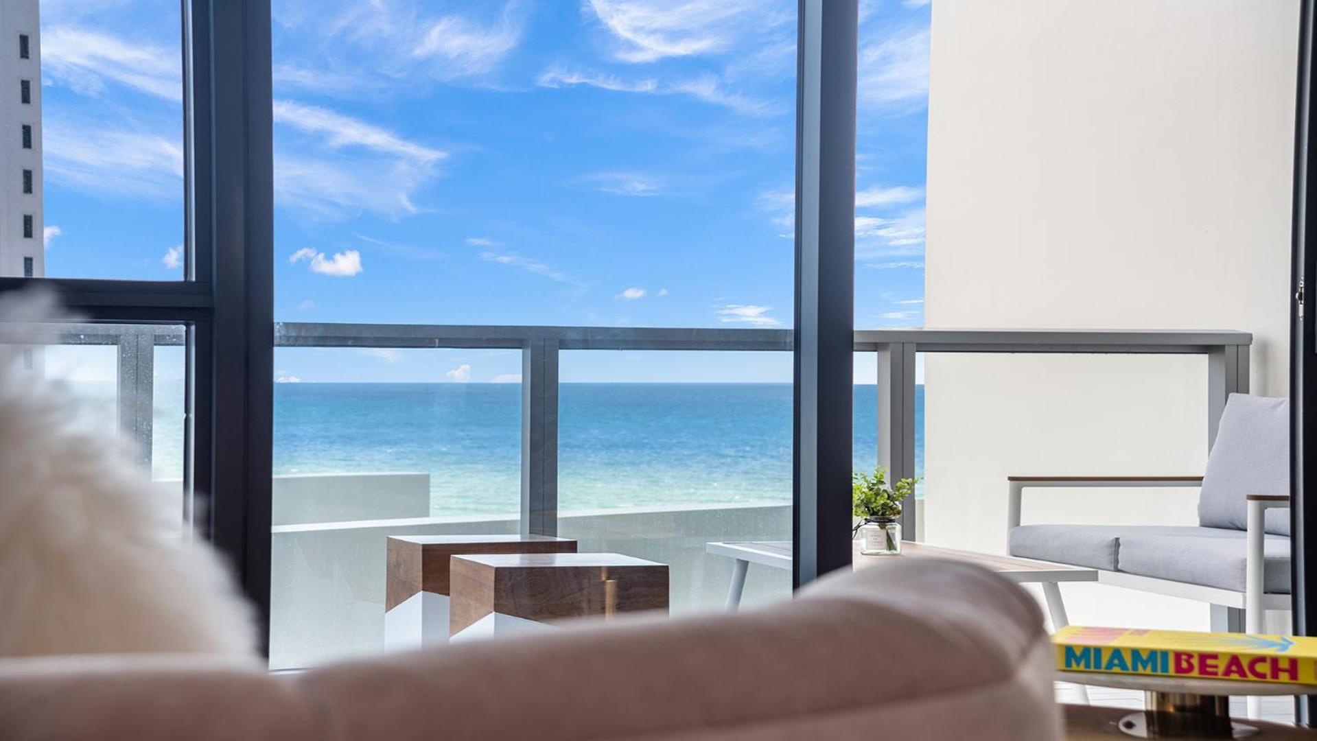 Private Residence at South Beach - 811 view 3