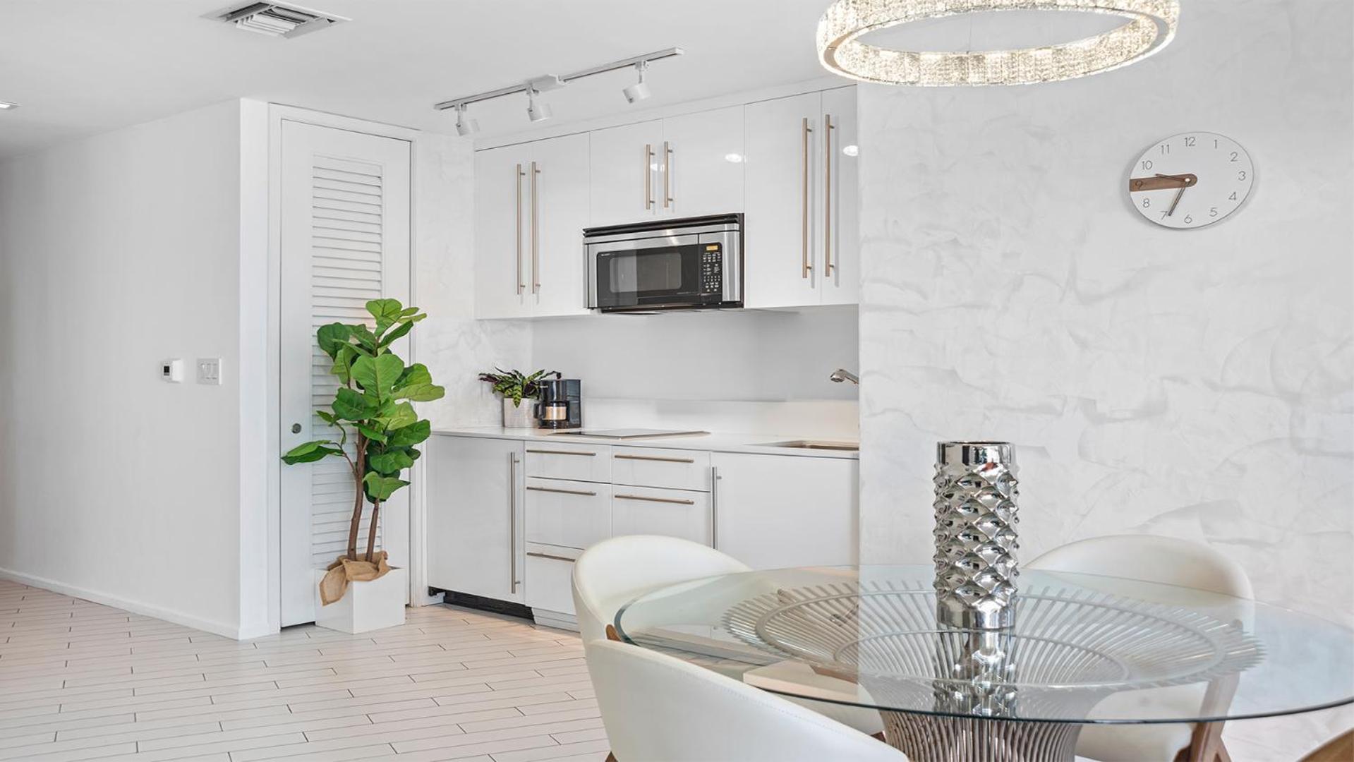 Private Residence at South Beach - 811 view 5