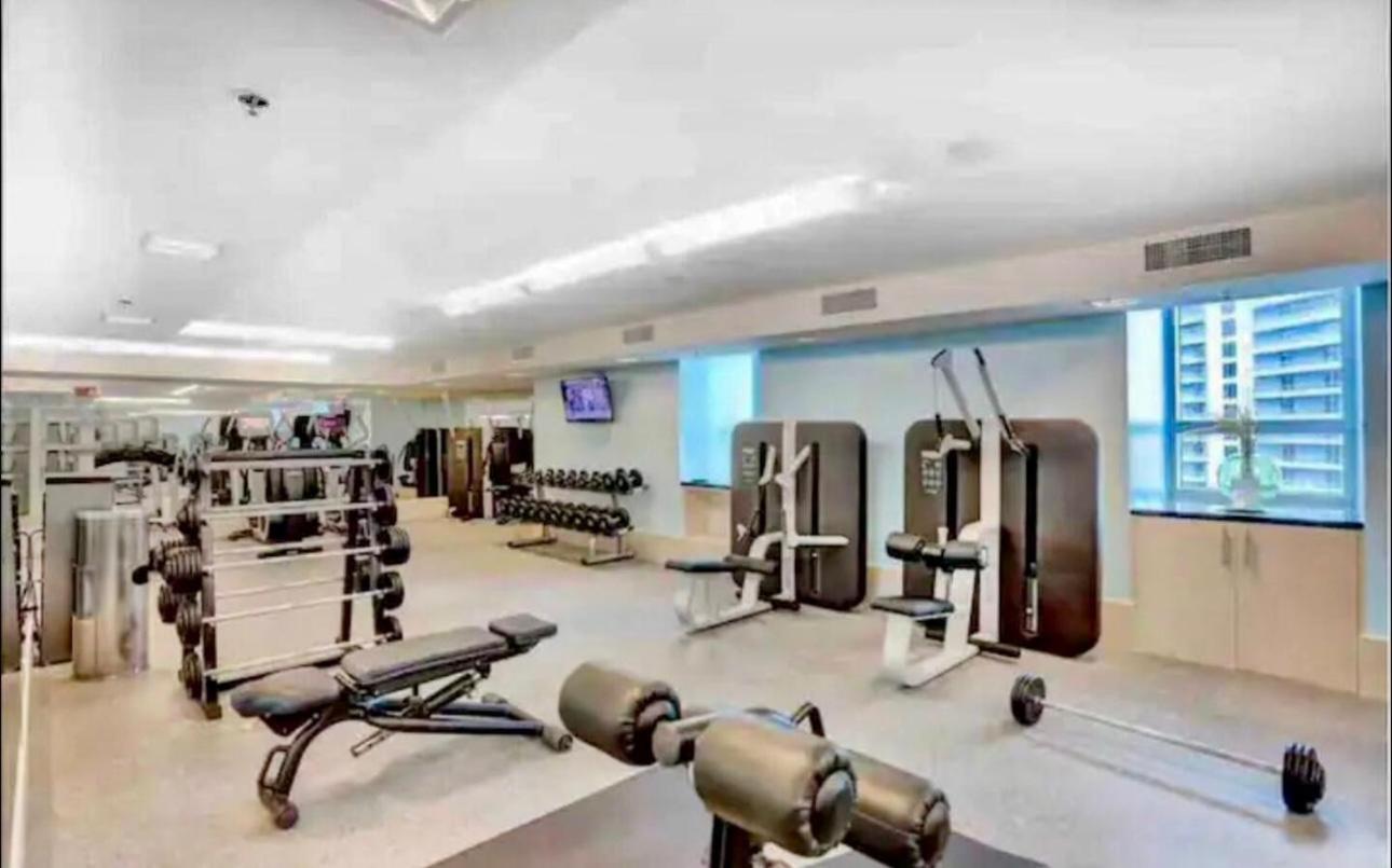Brickell 31th Floor Sea View Free Parking by Palermo Home Miami
