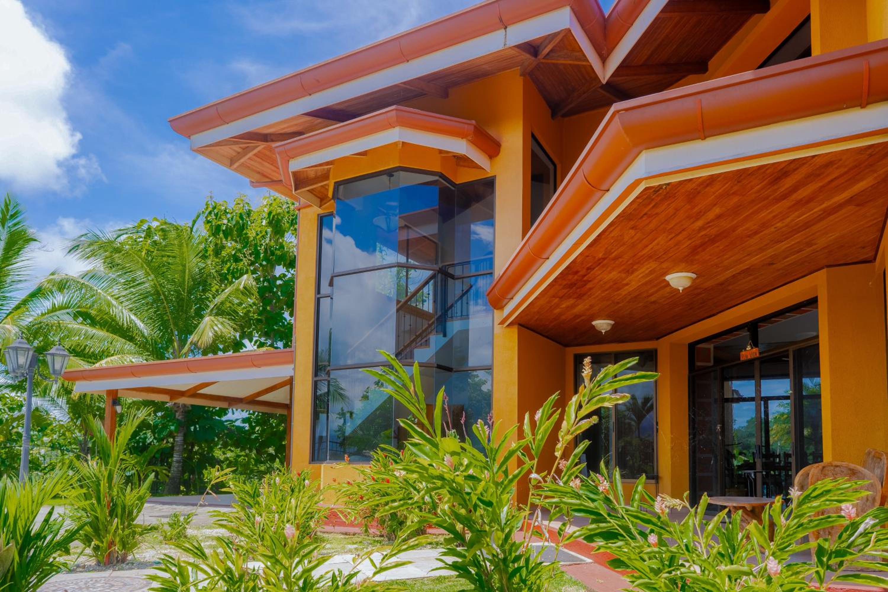 Casa Wow