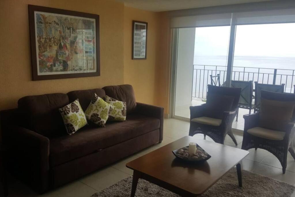 Luxury apartment in Grand Venetian view 4