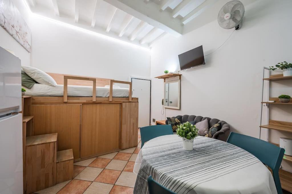 Pavarotti's Suite in the Heart of Modena view 4