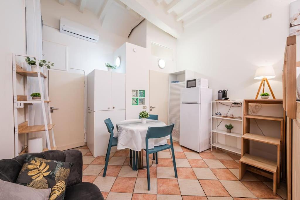 Pavarotti's Suite in the Heart of Modena view 5