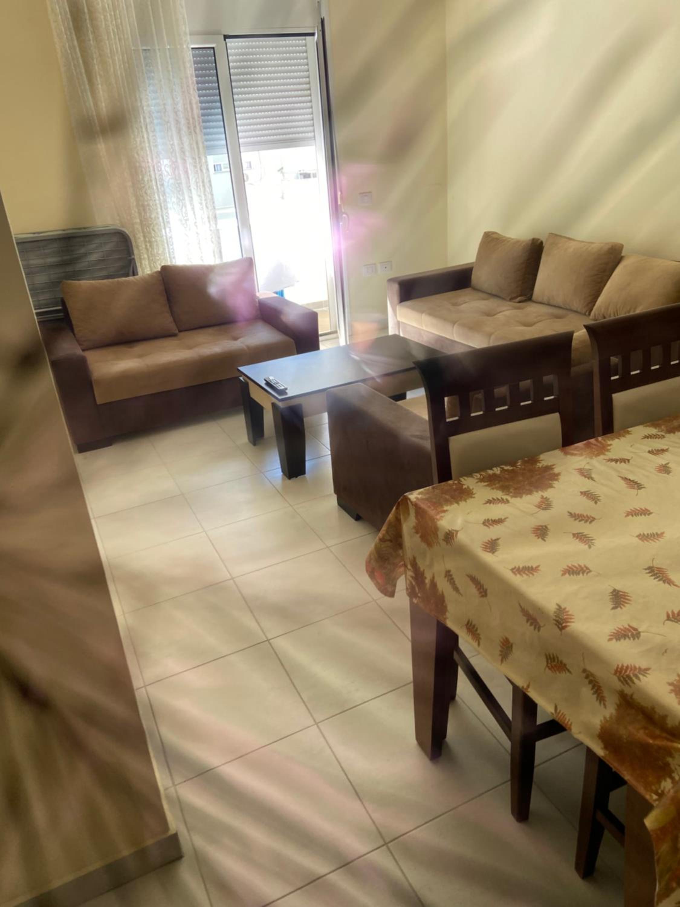 Leonis apartament