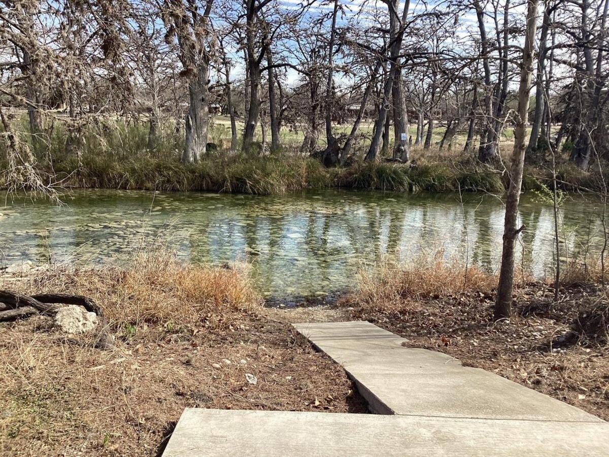 Frio Ridge Retreat view 4