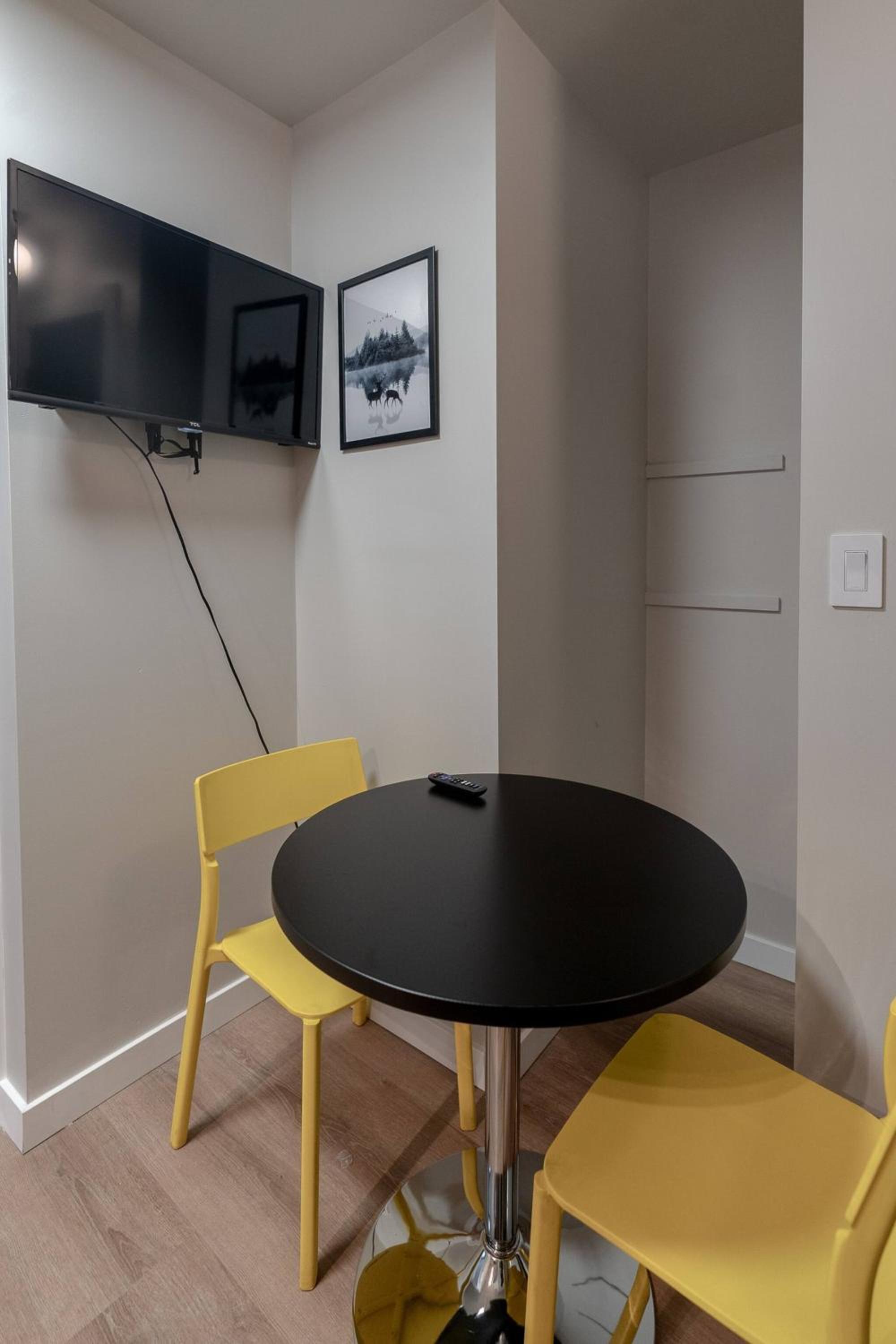 Guest Suite Close To Whtye Ave