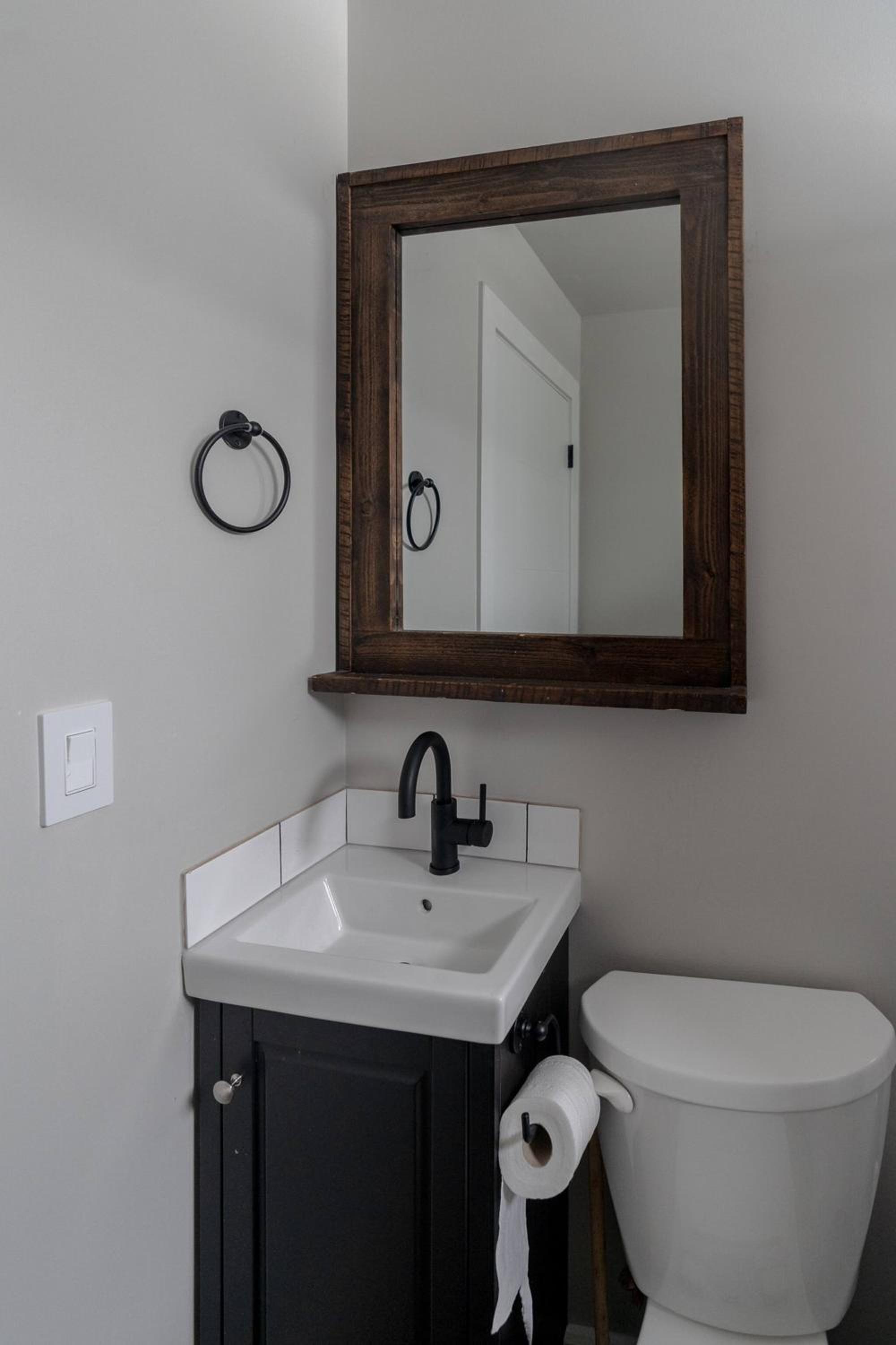 Guest Suite Close To Whtye Ave