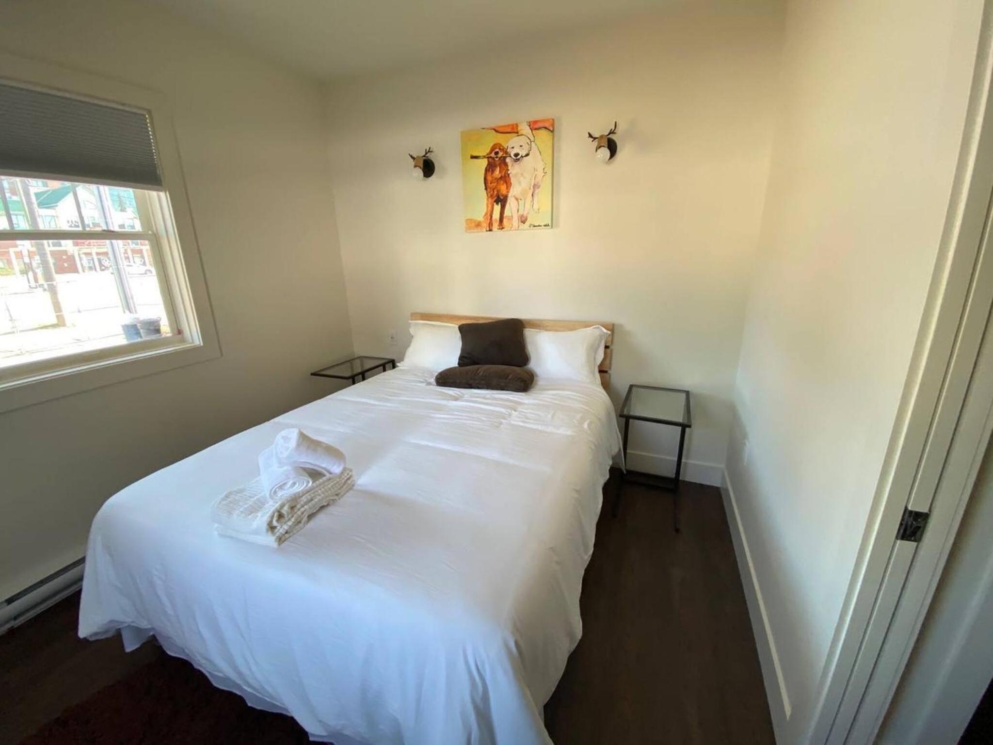 New Dt Apartment Walk To All
