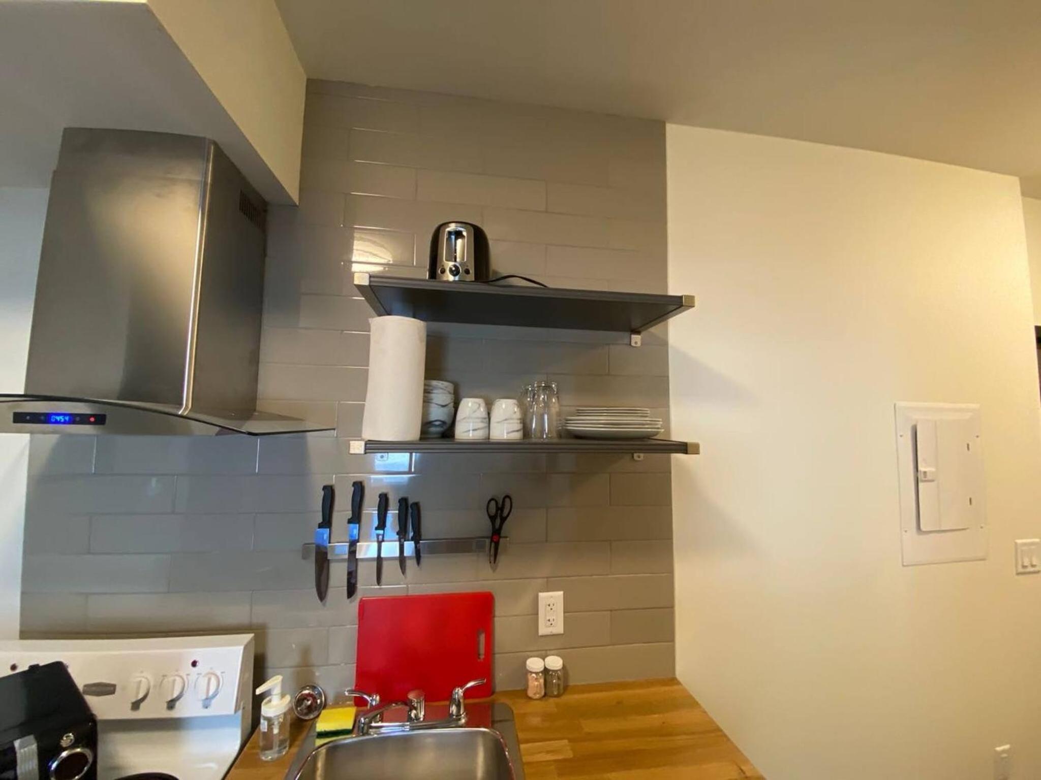 New Dt Apartment Walk To All