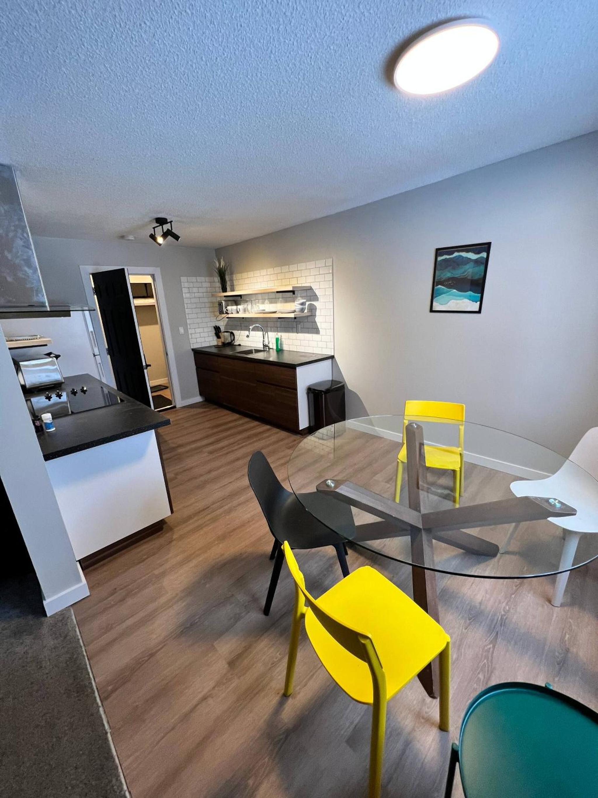 Close To Whyte University New Renovation
