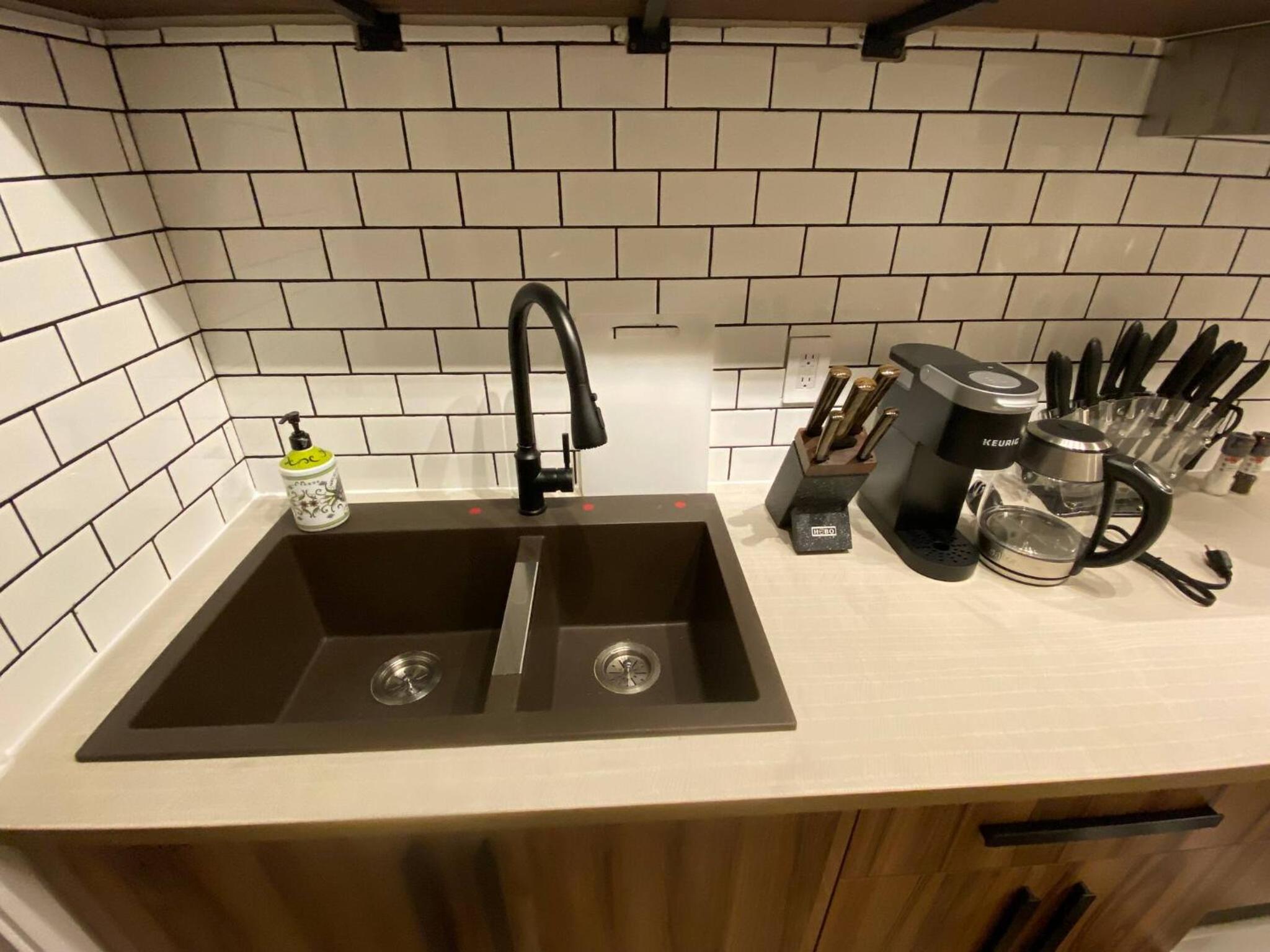 Central 2br Near Unveristy And Whyte Ave