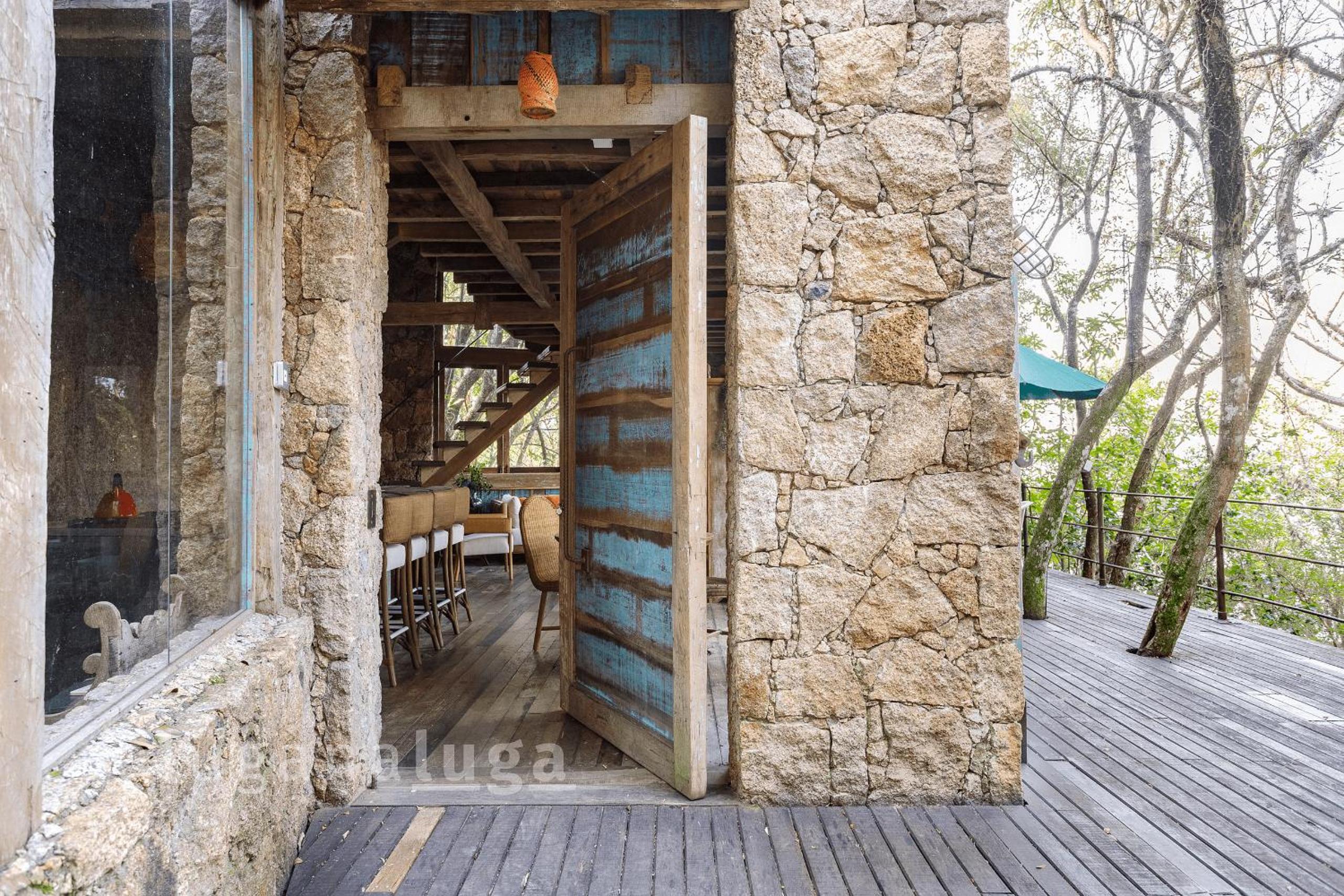 Stone House - Casa incrível na Costa da Lagoa