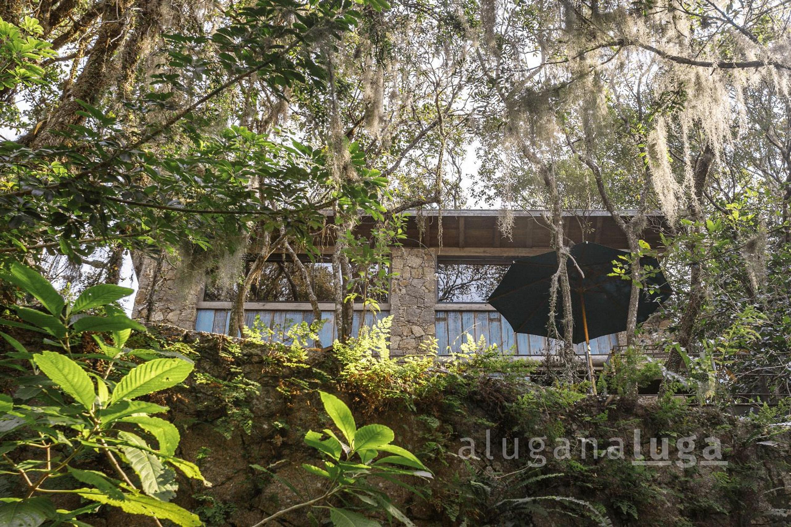 Stone House - Casa incrível na Costa da Lagoa