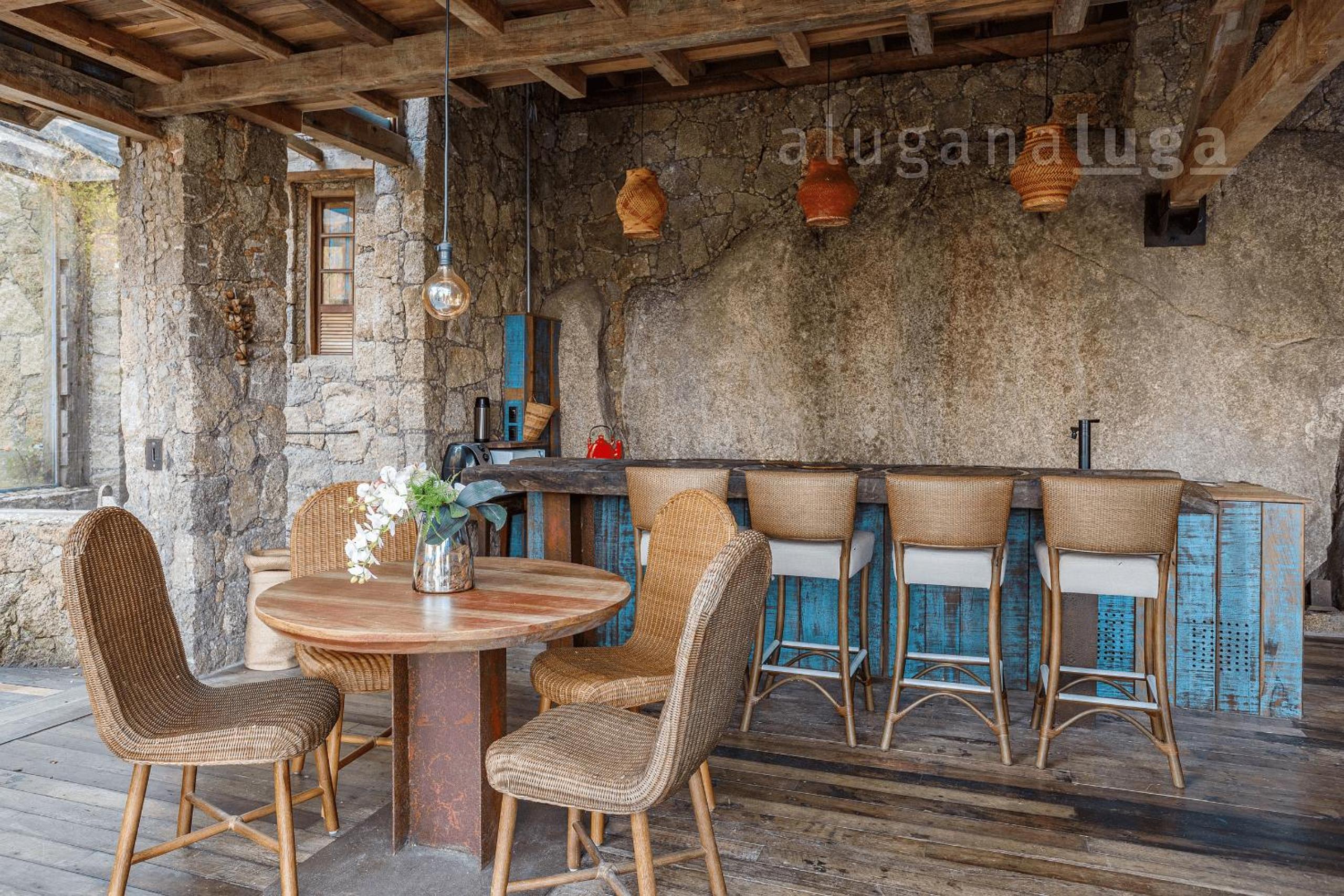 Stone House - Casa incrível na Costa da Lagoa