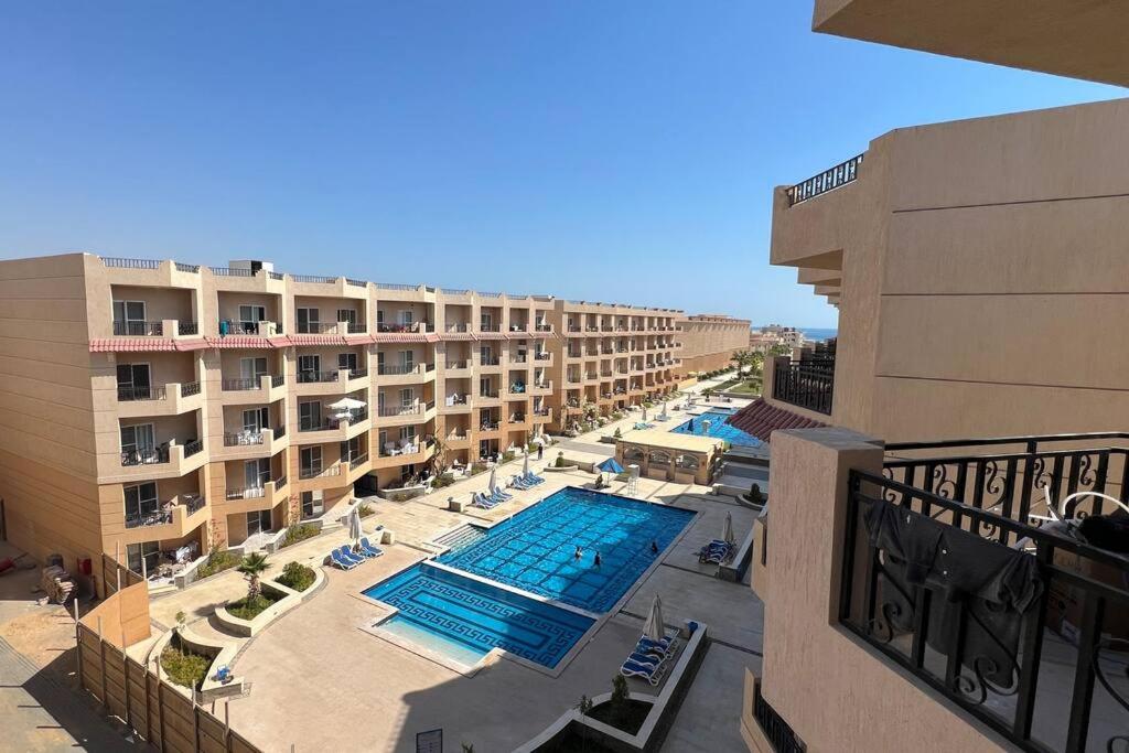 1BR Studio at Selena Bay, private Pools, walk to Beach view 3