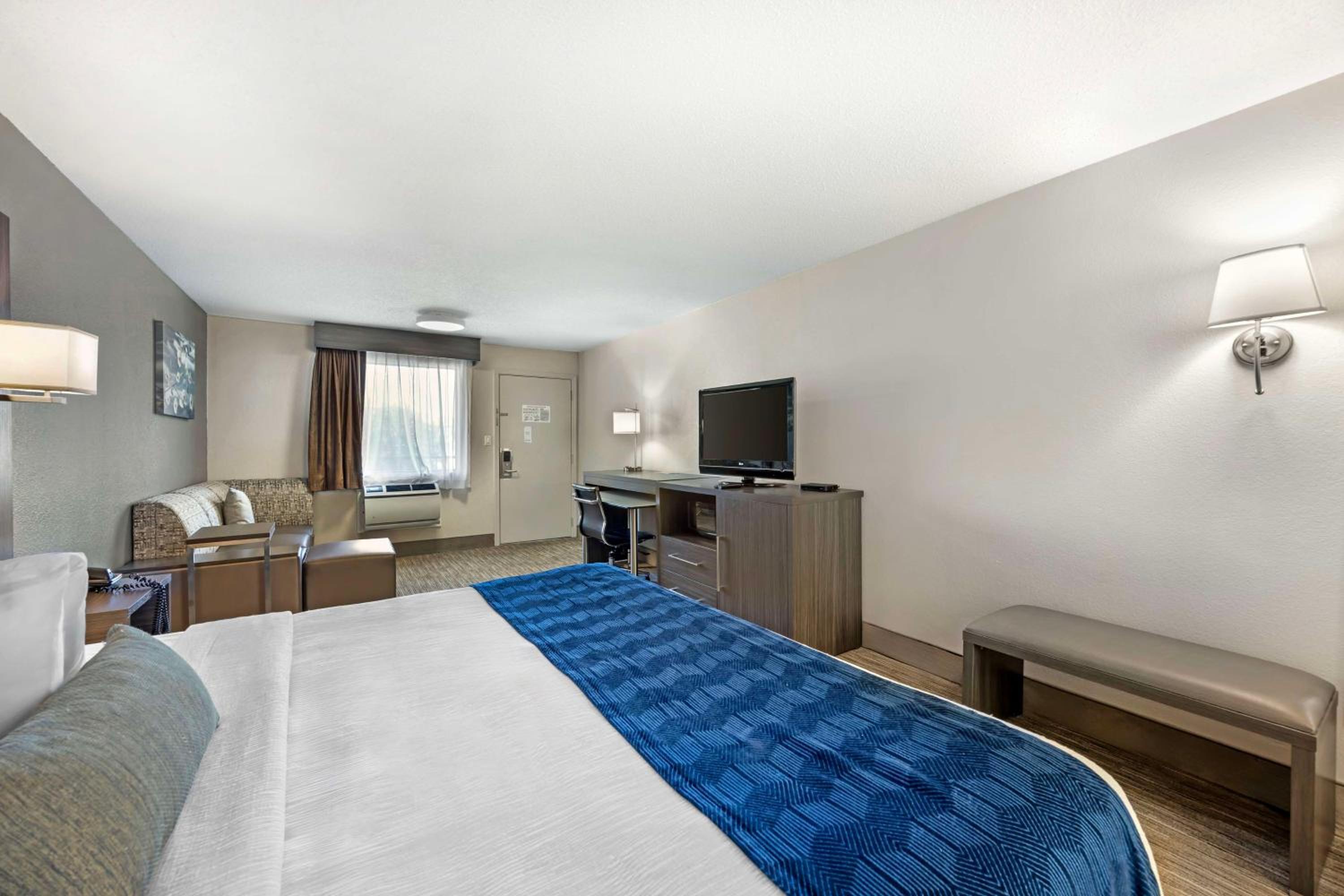 Dickson Vacations - Best Western Dickson - Property Image 11