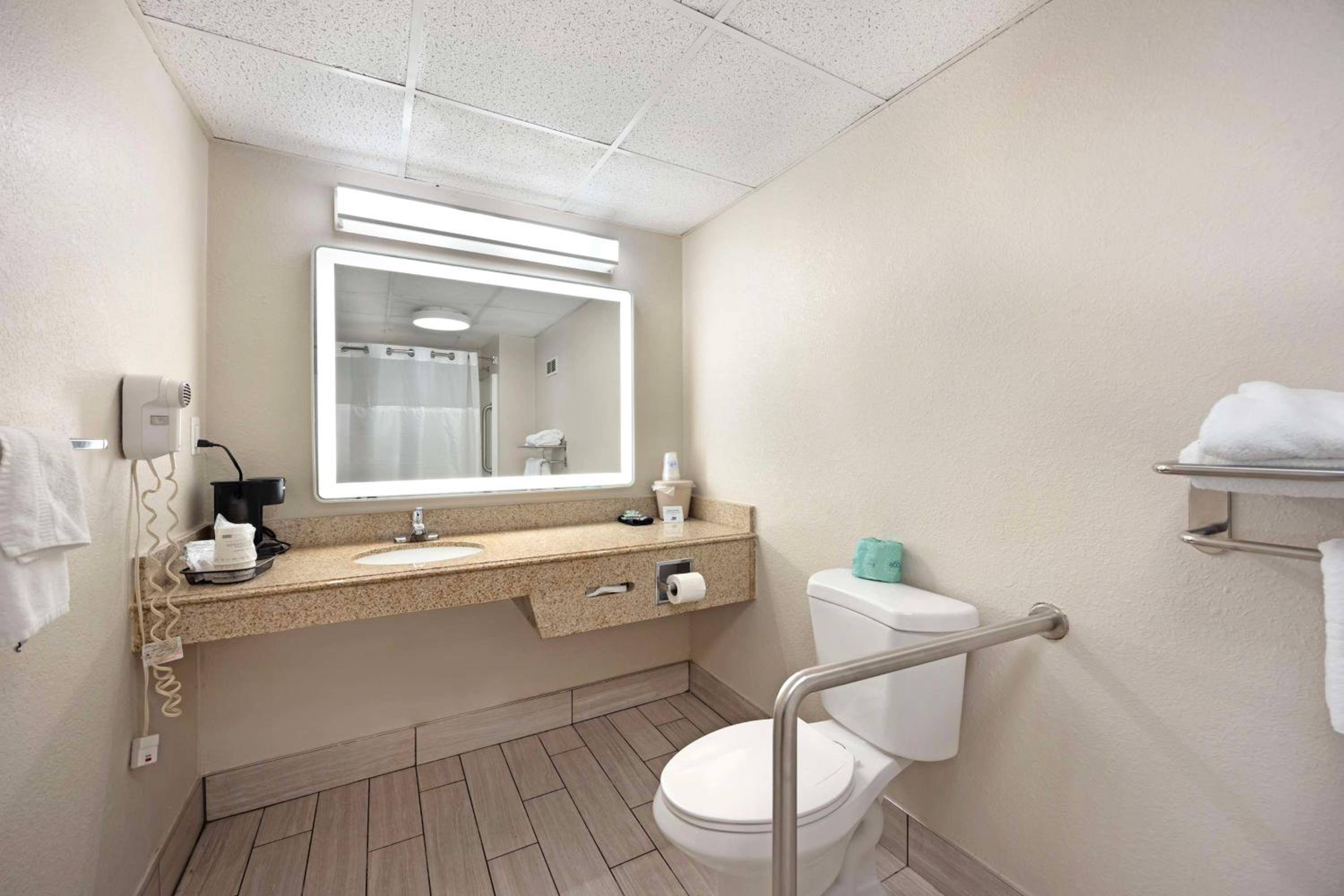Dickson Vacations - Best Western Dickson - Property Image 7