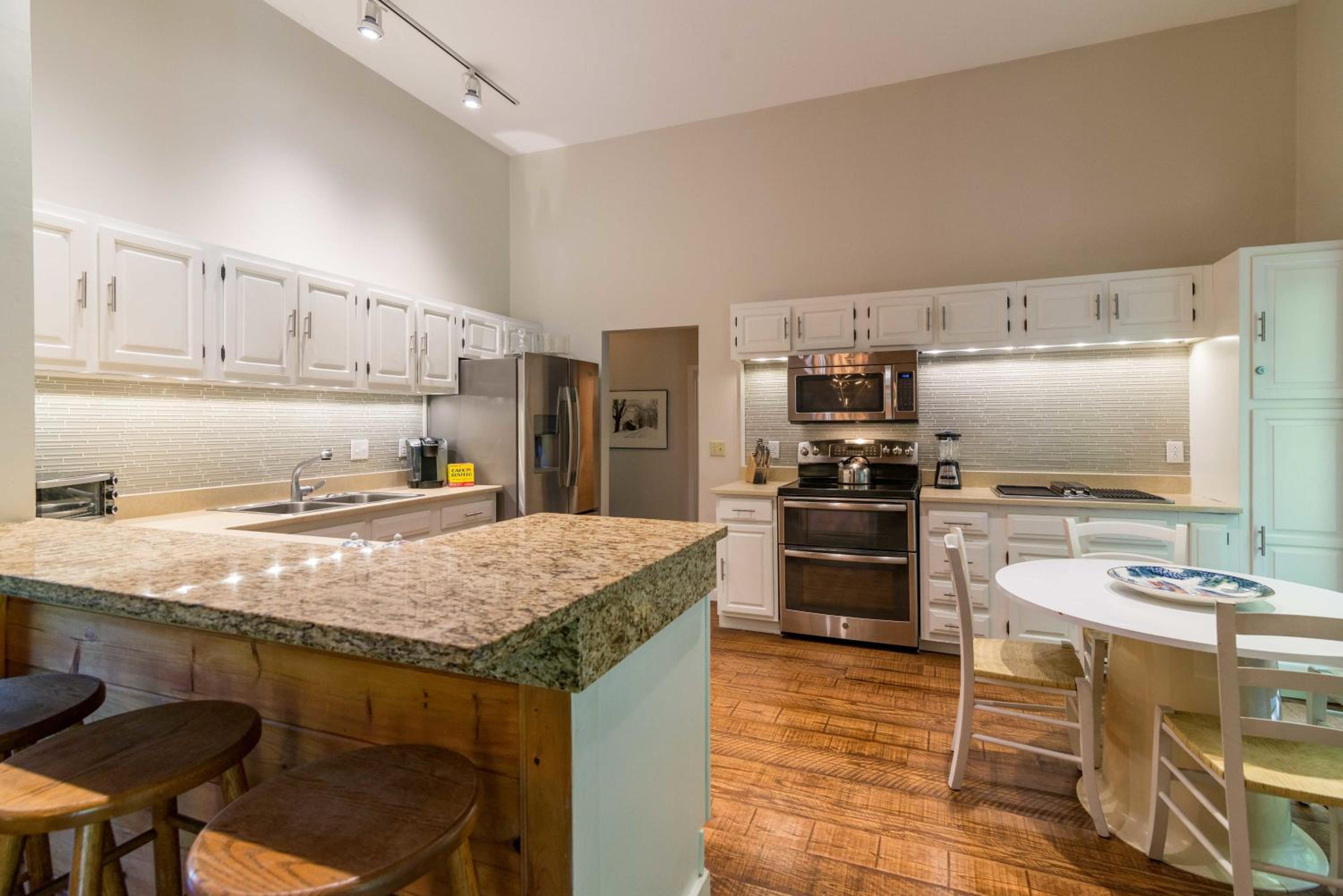 Stratton Mountain Ski Plus Summer Adventure House on Stratton Shuttle view 4