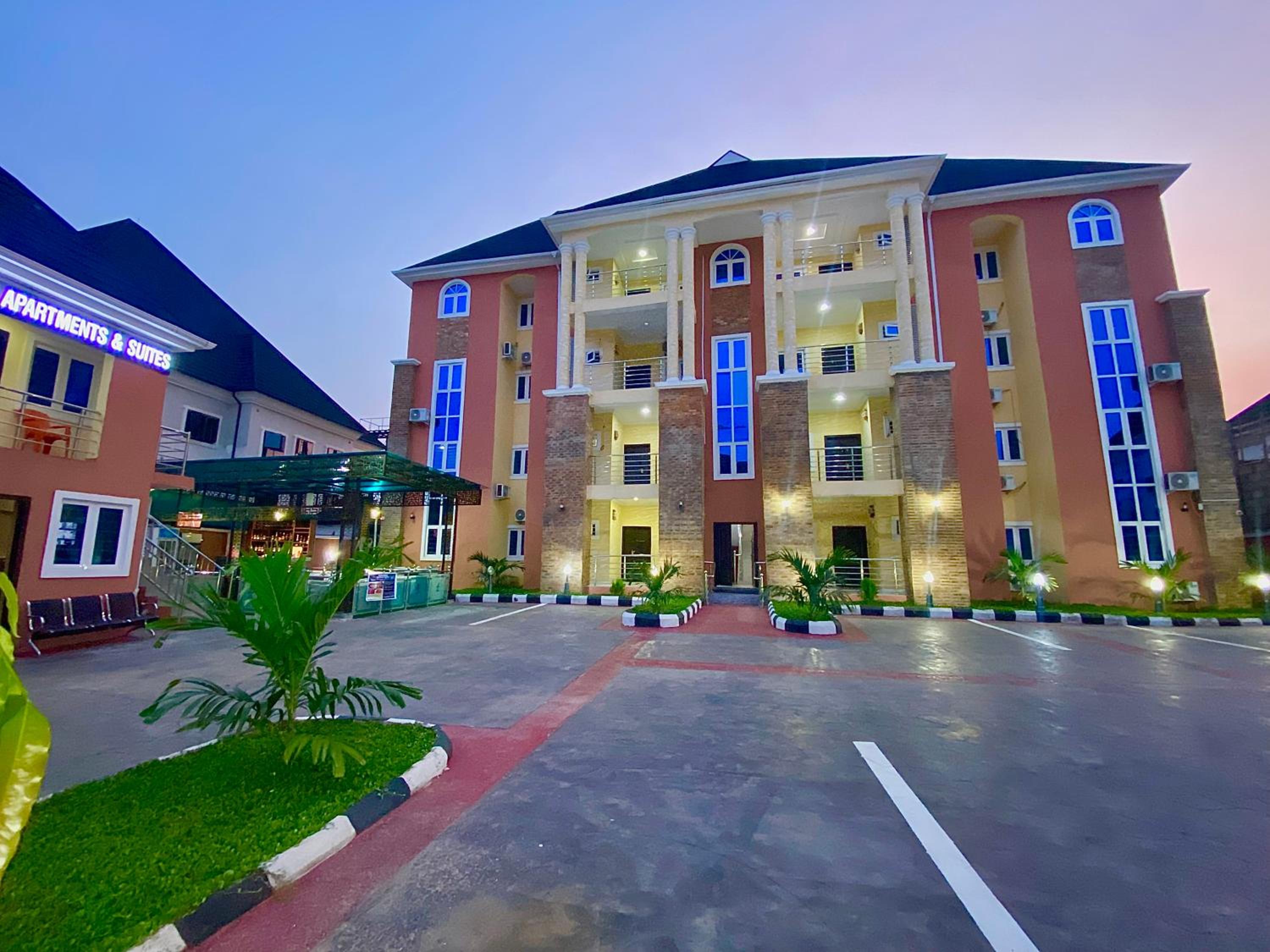AMANDA LUXURY APARTMENT & SUITEs