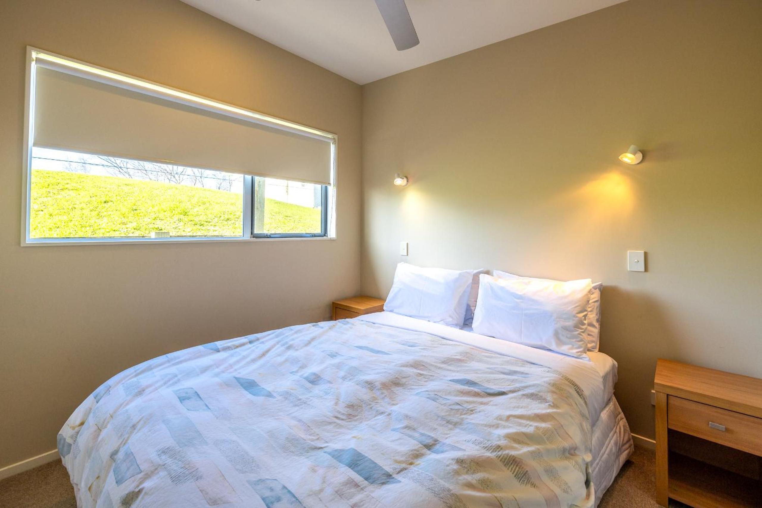 Onetangi Clifftop, Onetangi - Be My Guest Waiheke