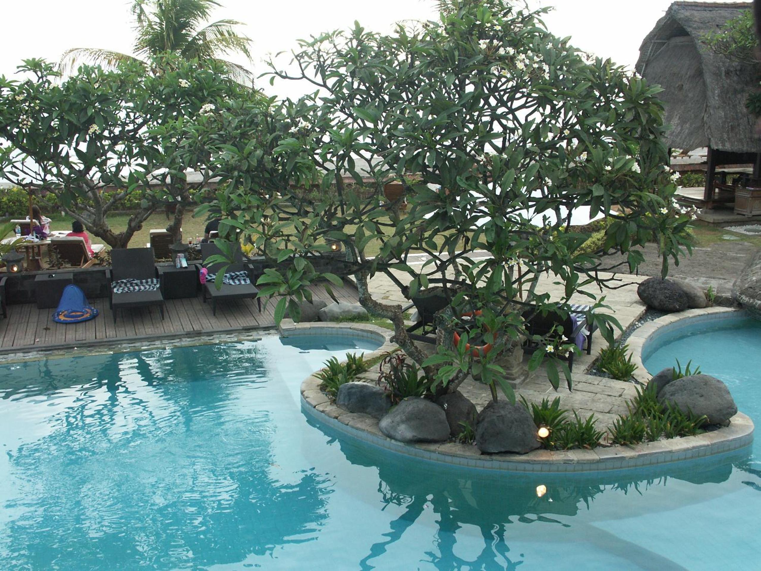 Grand Balisani Suites Hotel