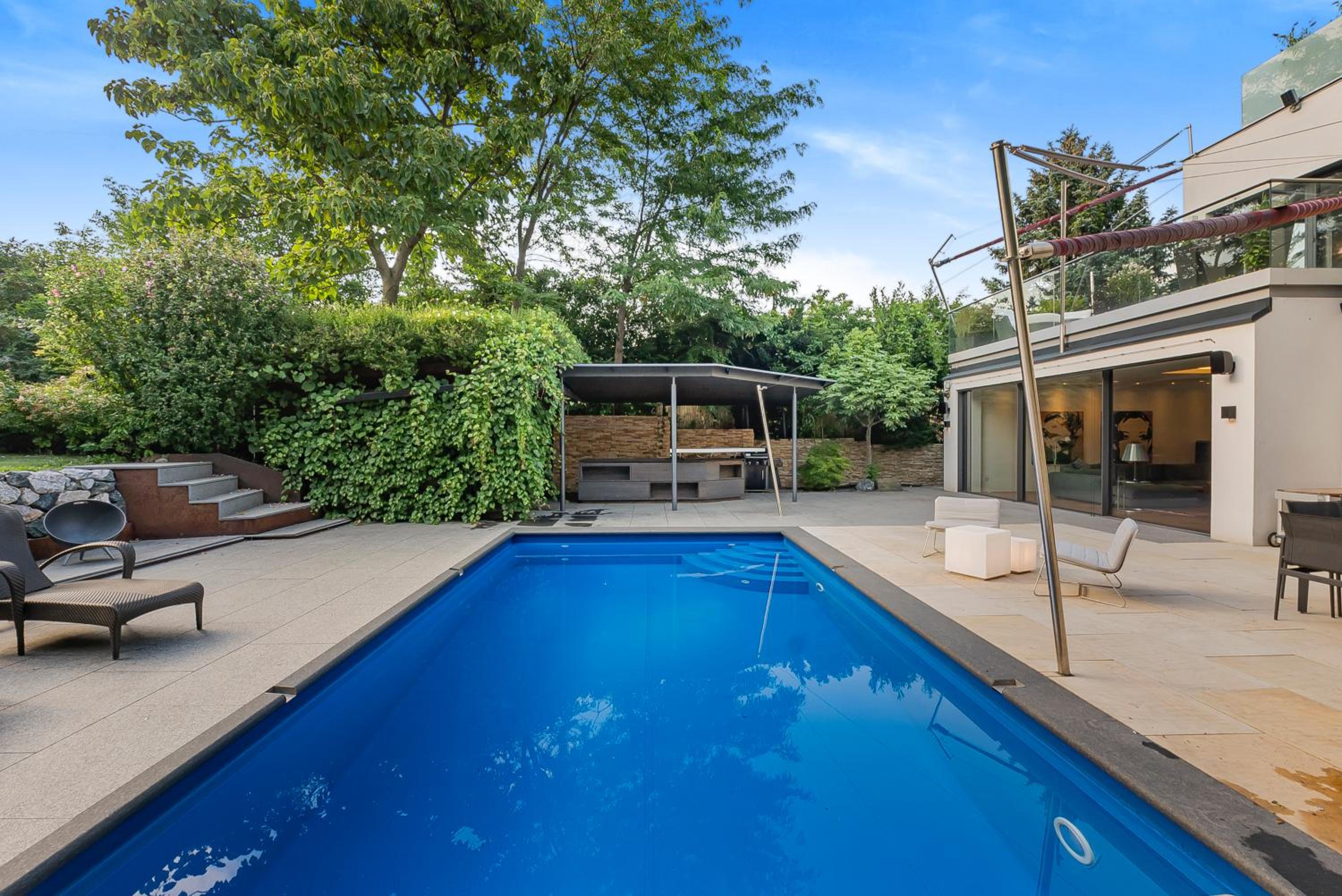 Majestic Poolside Villa with Jacuzzi, Pool, Panoramic Views
