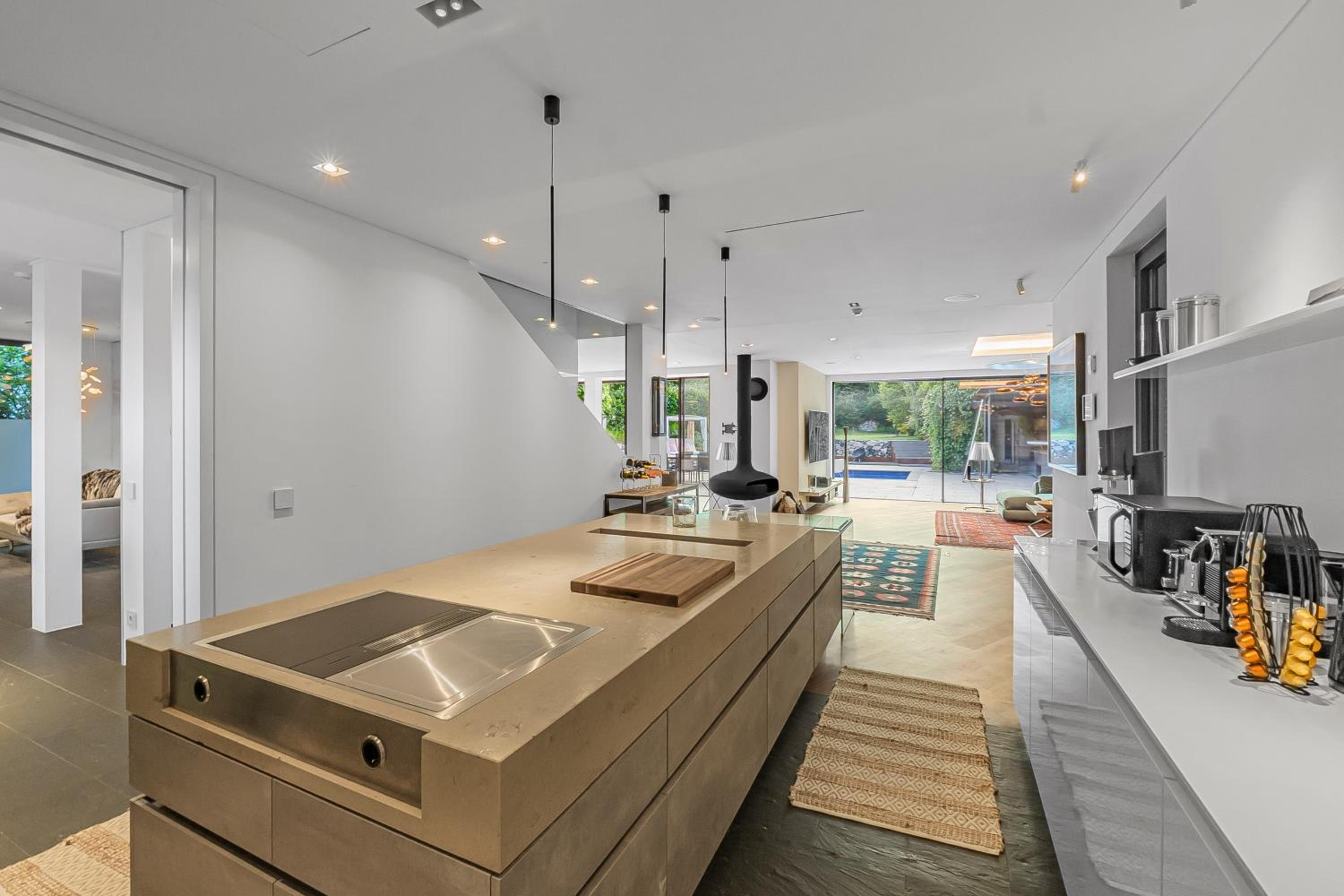 Majestic Poolside Villa with Jacuzzi, Pool, Panoramic Views