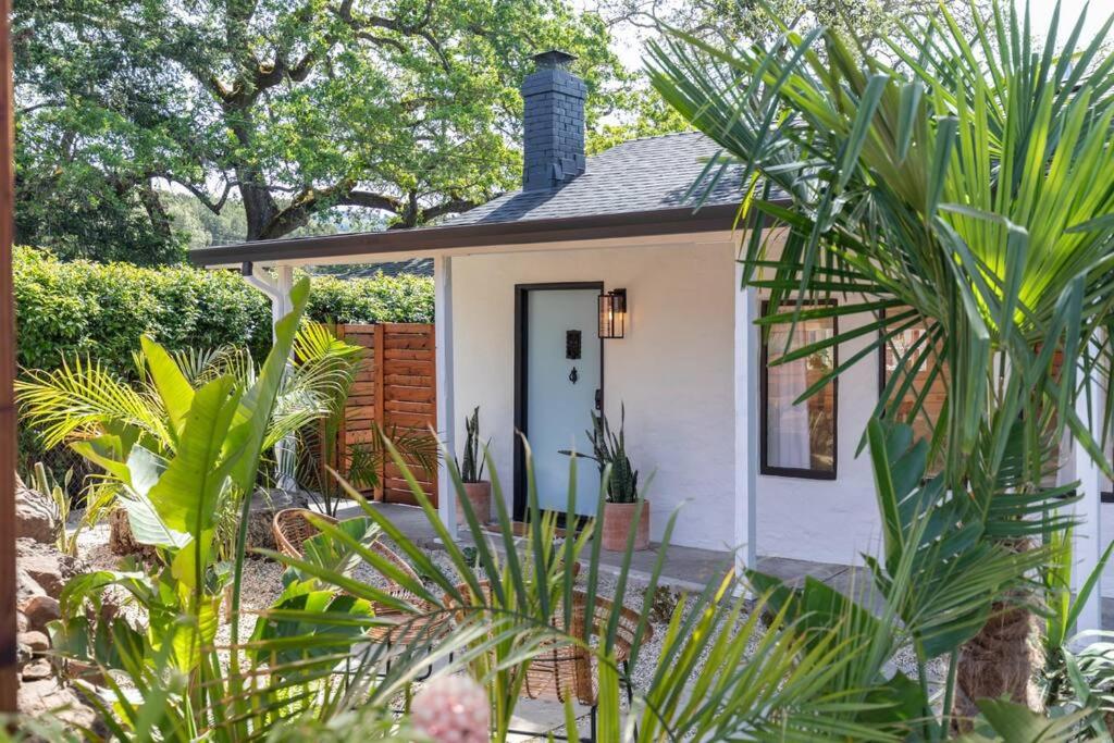 Hotel Casita Monterey Pet-Friendly Sonoma Escape - Image 1