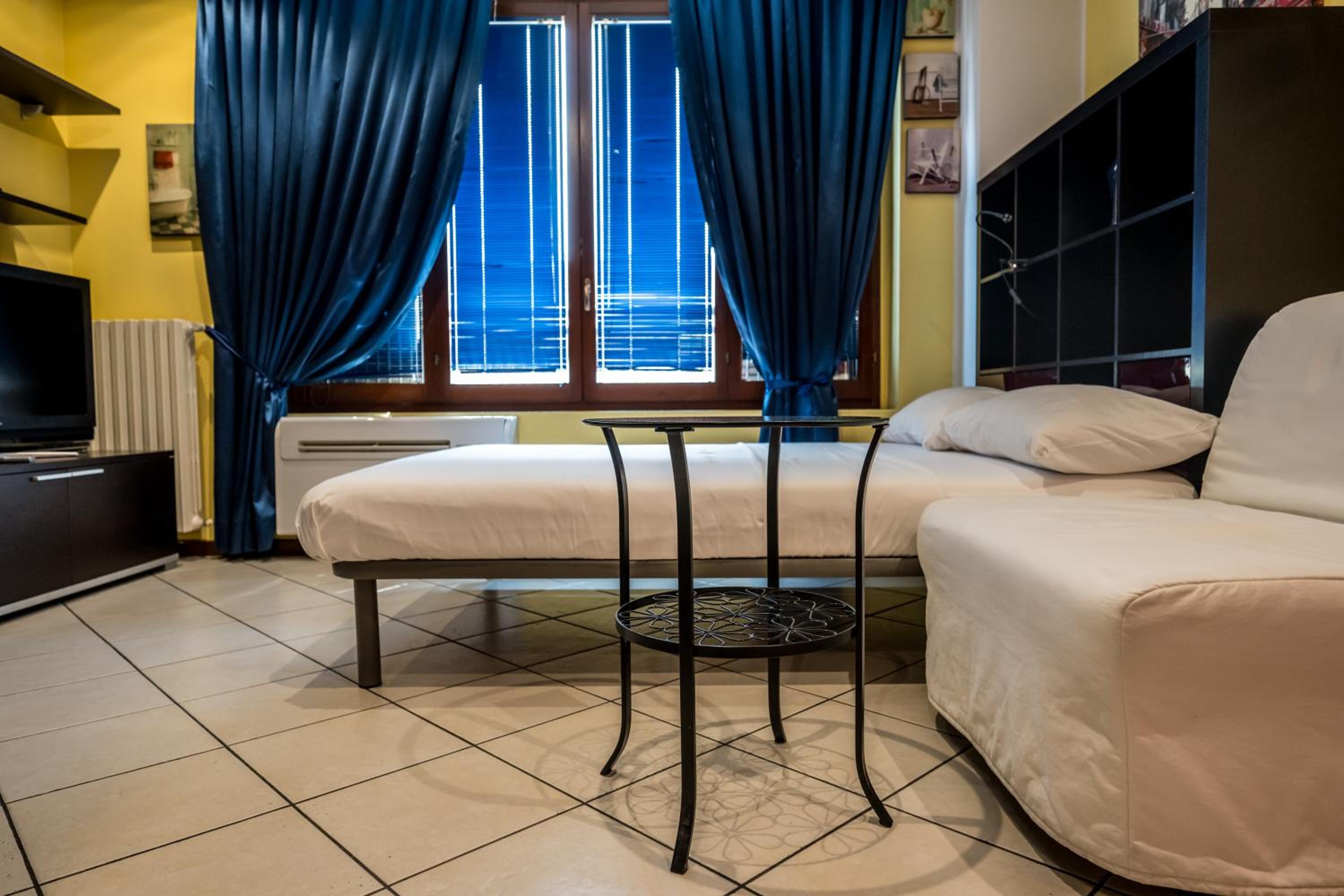 Cozy Suite Rogoredo Apartment next to the metro and train station
