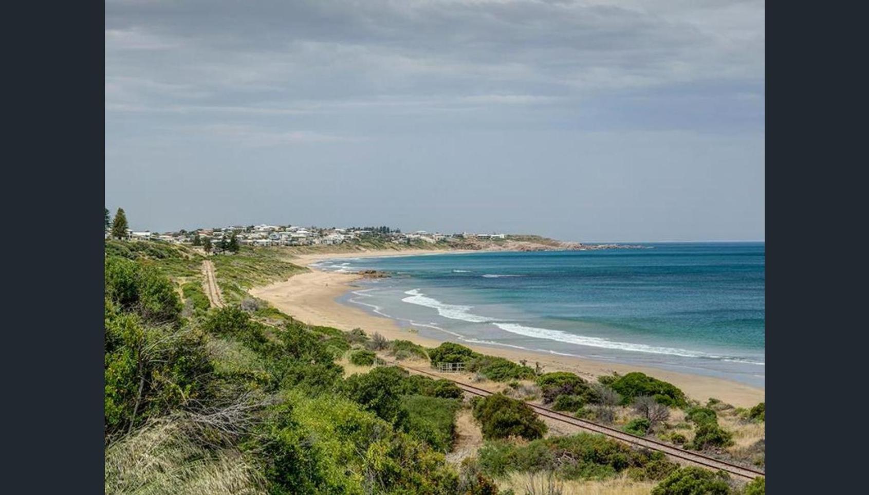 Breezes at Hayborough - Coastal beach house and pet friendly
