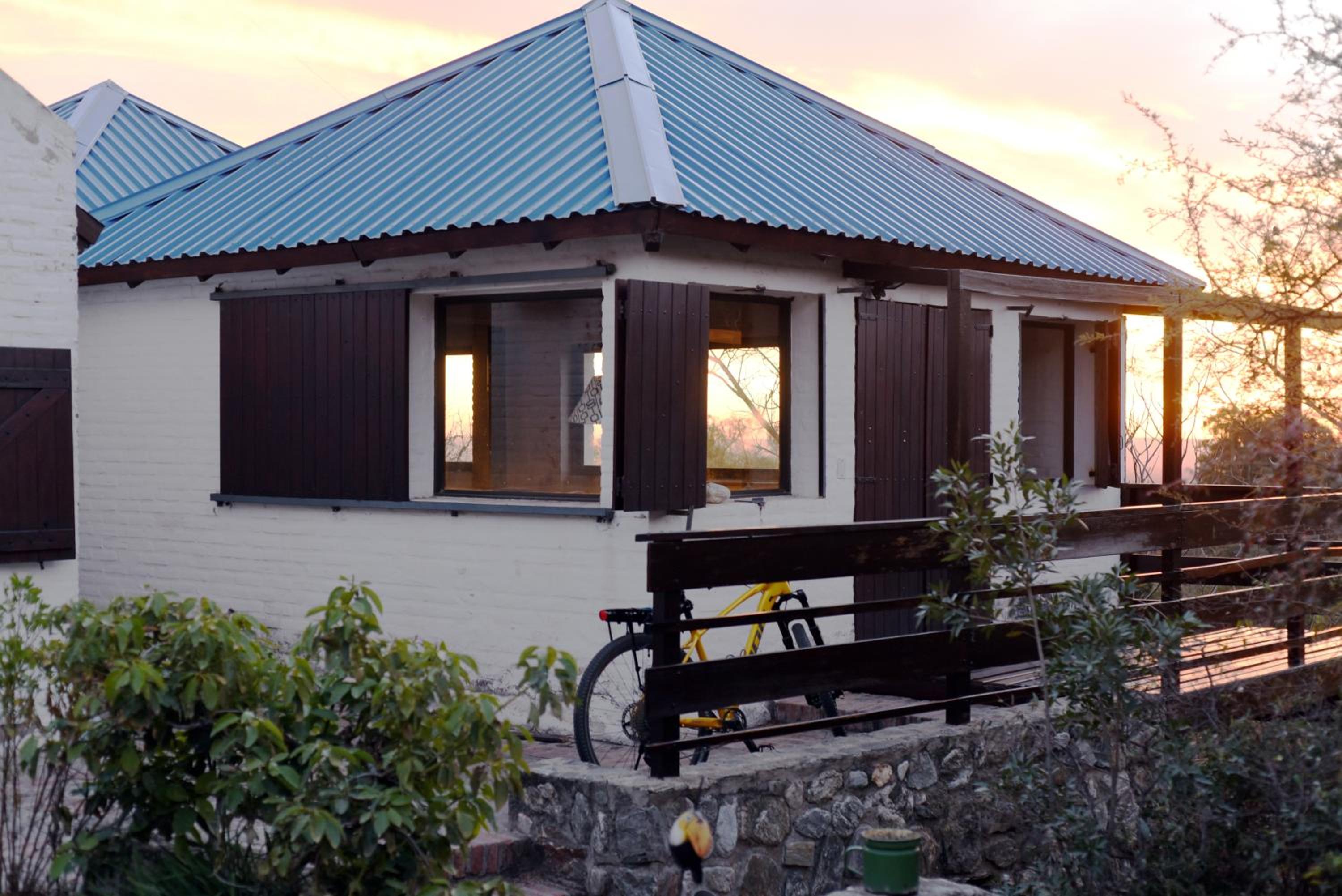 Púrpura Atardecer Hermosa casa de montaña