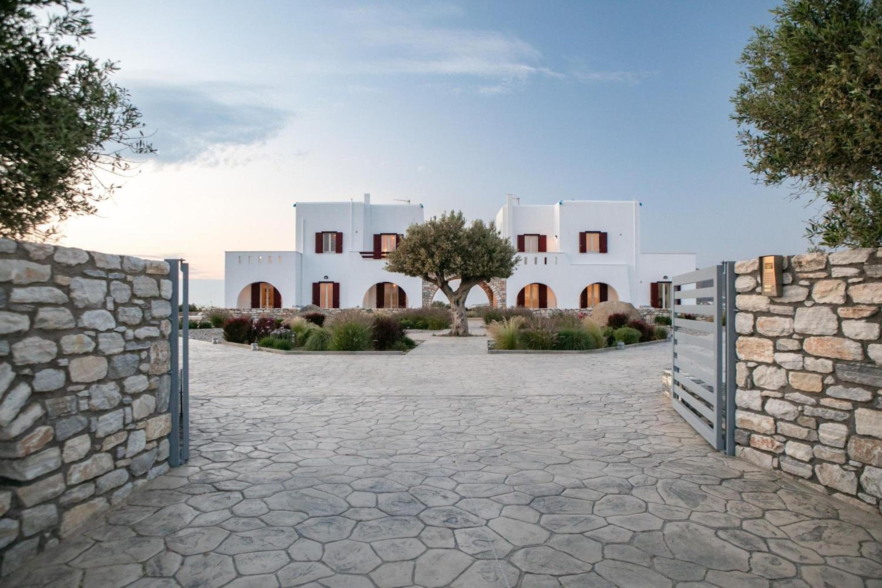 Hotel Olives Rocks Naxian Villas - Image 1