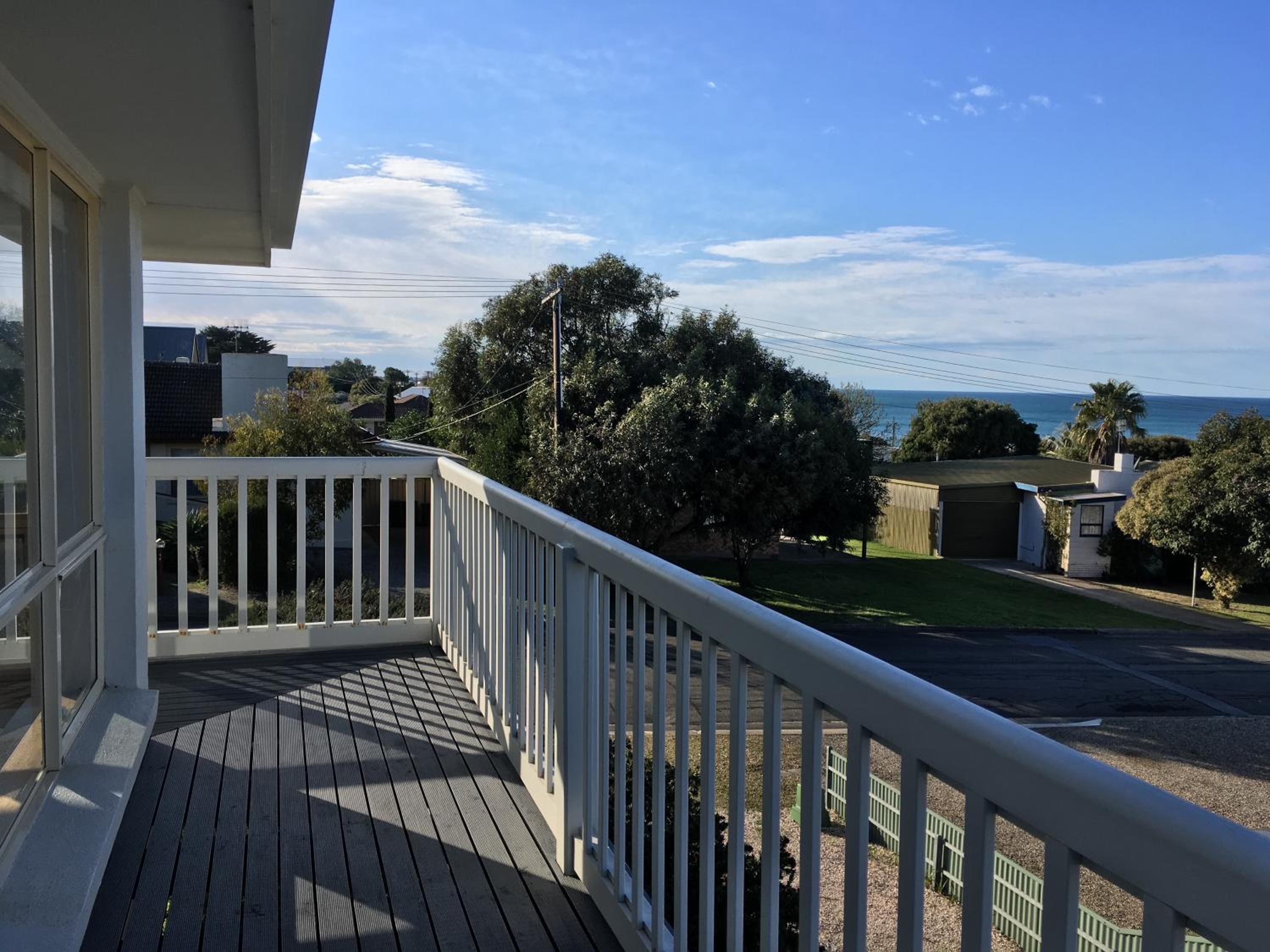 Breezes at Hayborough - Coastal beach house and pet friendly