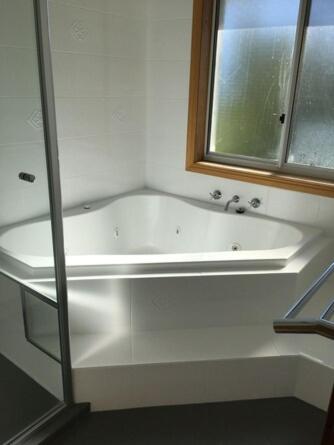 Breezes at Hayborough - Coastal beach house and pet friendly