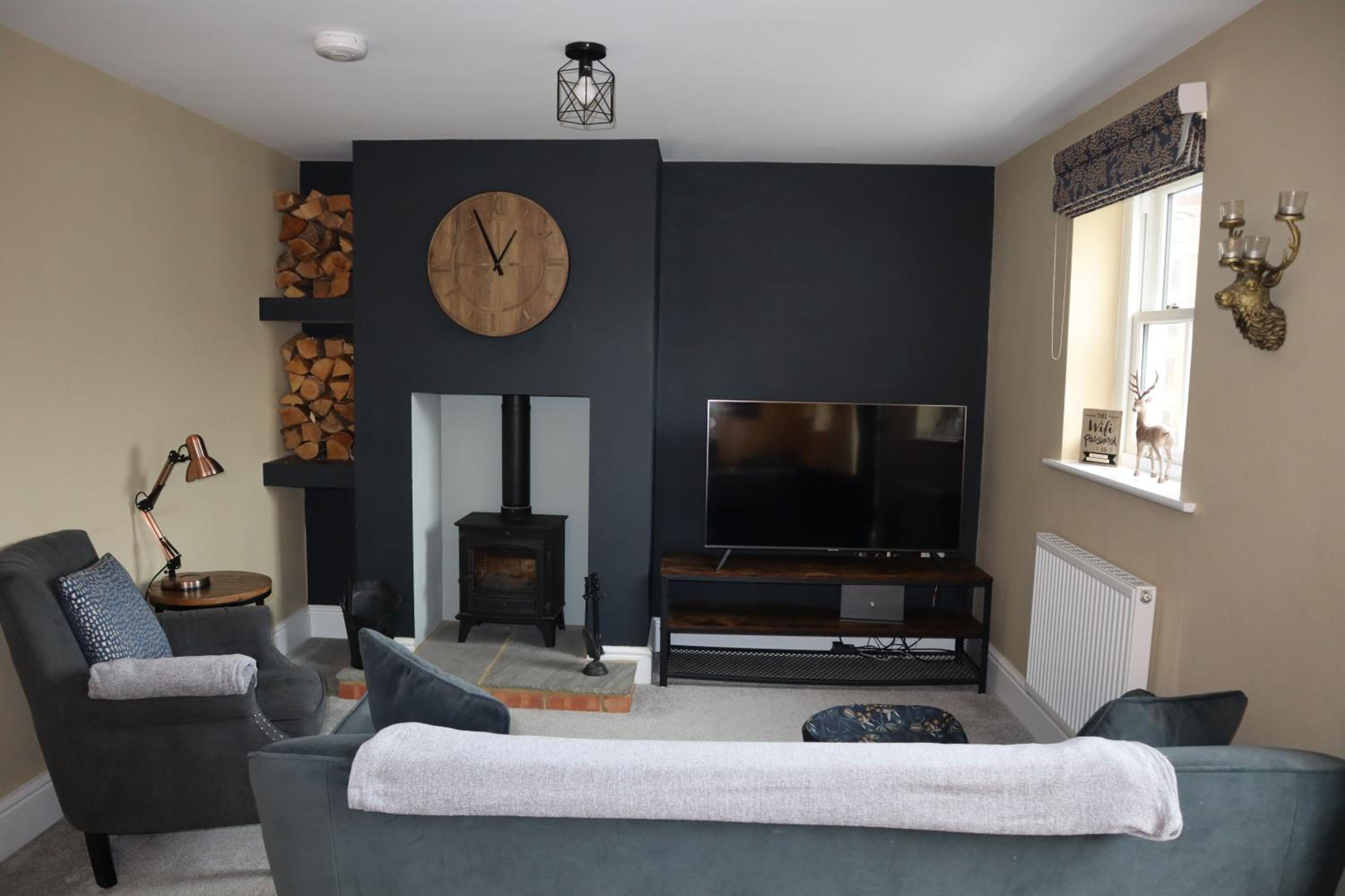 Canal View Cottage with Log Fire & Parking view 3