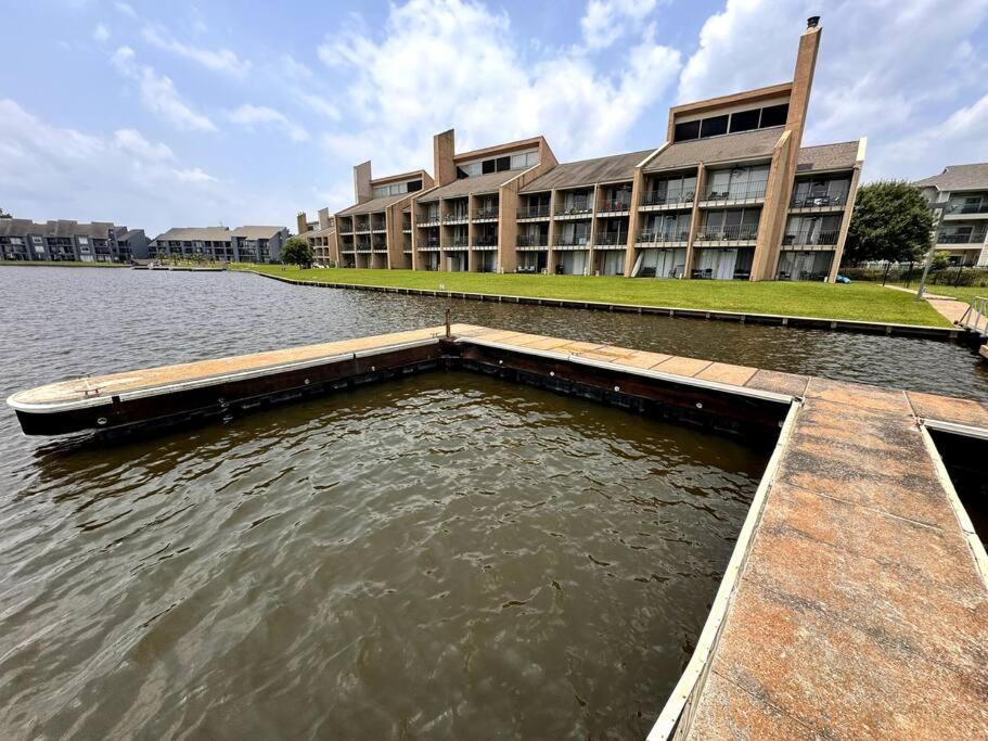 Modern Waterfront Gem with Breathtaking water views view 5