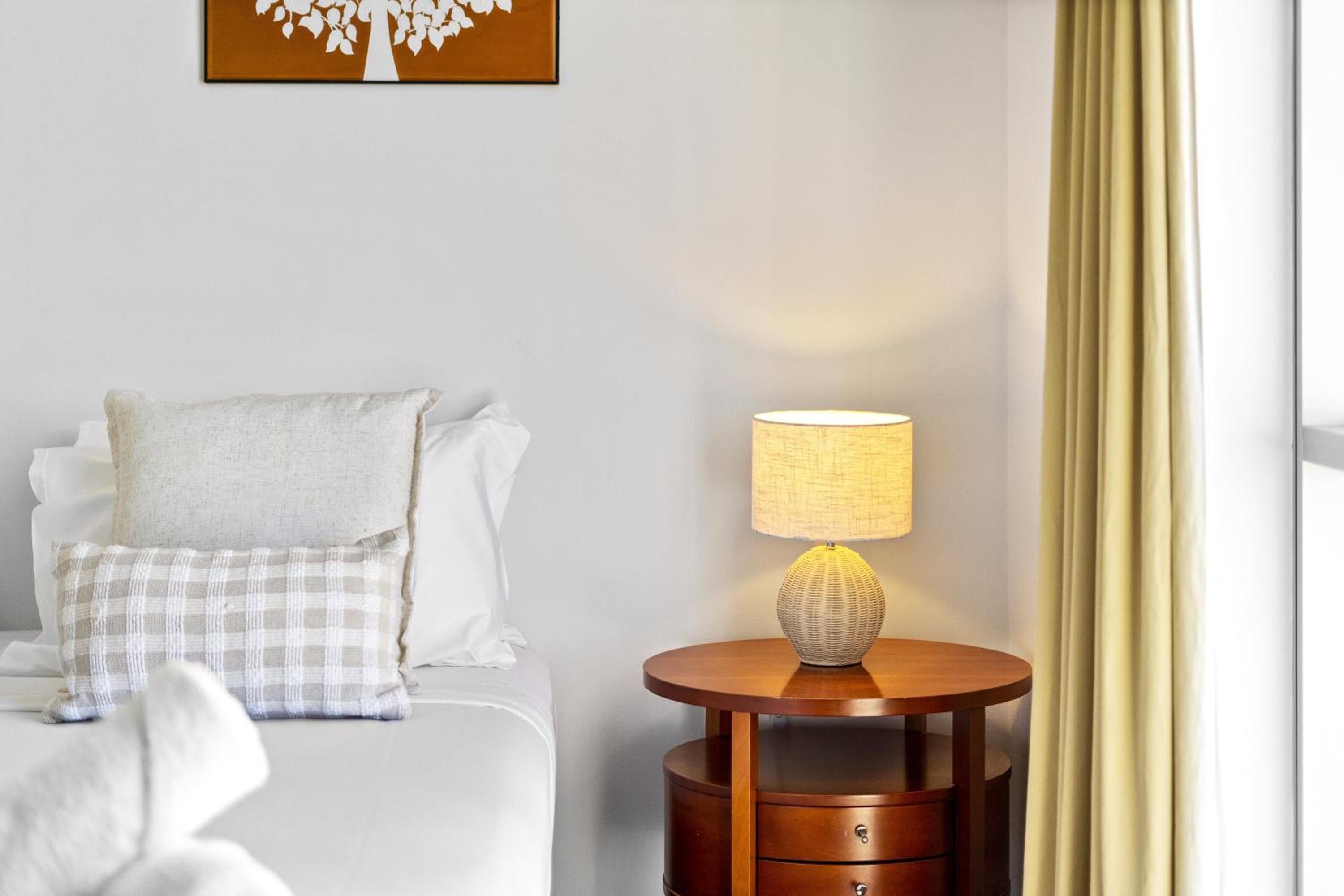 Chevron Renaissance - 3 Bedroom Apartments - Q Stay