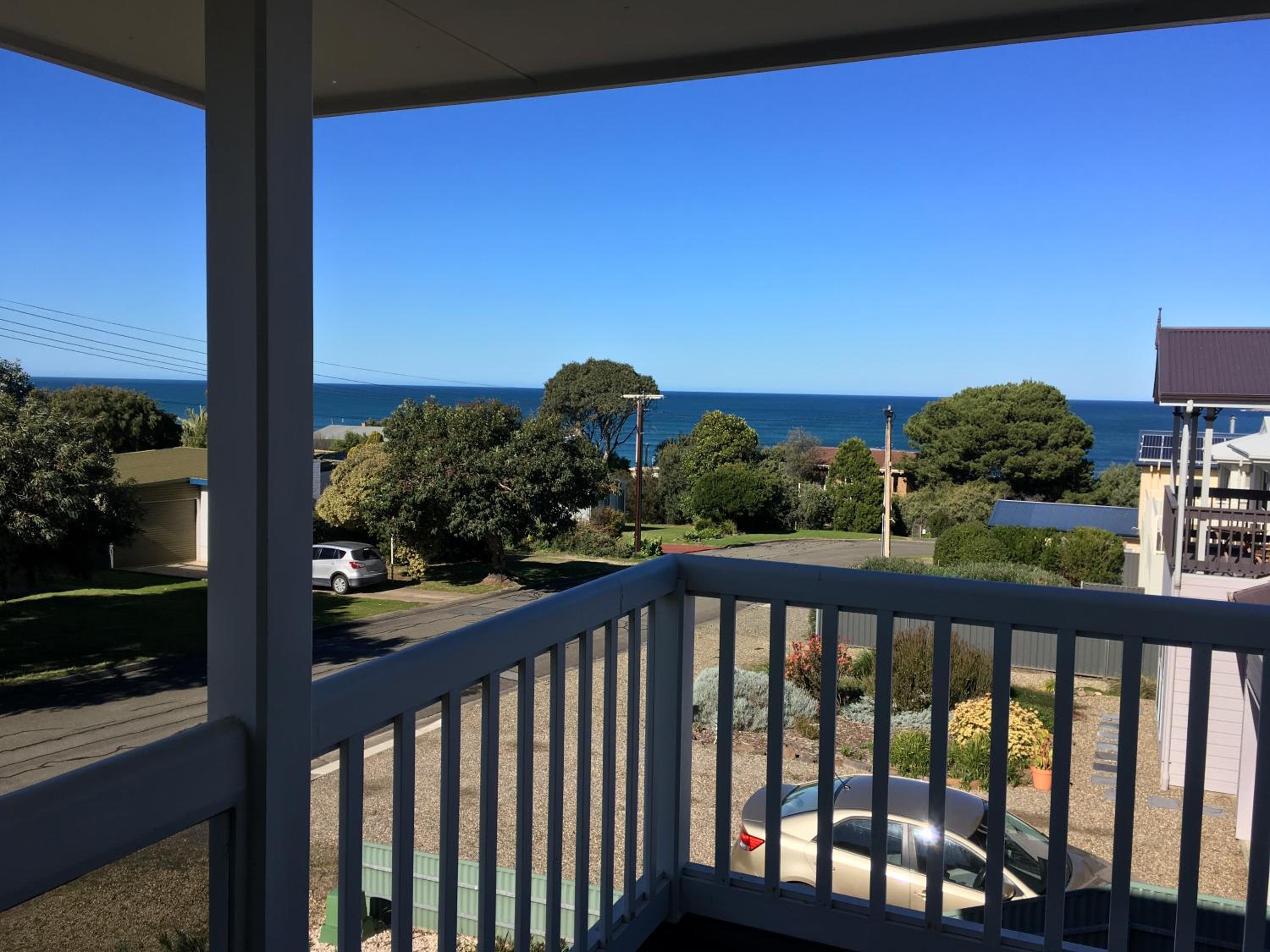 Breezes at Hayborough - Coastal beach house and pet friendly