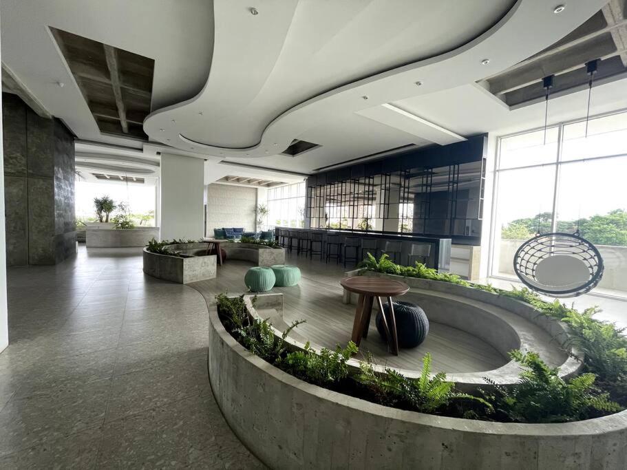 Equipetrol Depto 1 Dorm piso 12