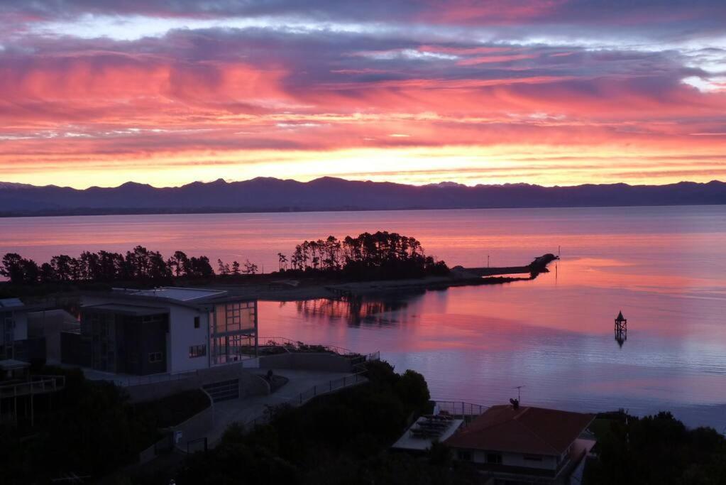 Ocean Dreaming - Nelson Waterfront view 2
