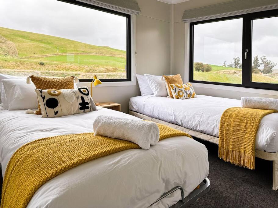 Honey Farm Cottage - Otago, NZ view 3
