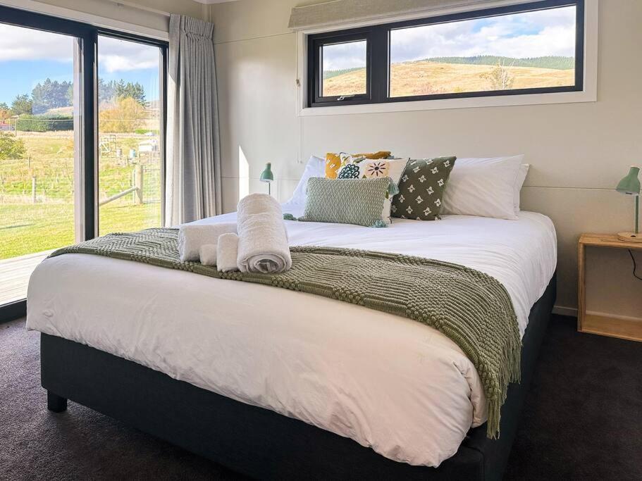Honey Farm Cottage - Otago, NZ view 4