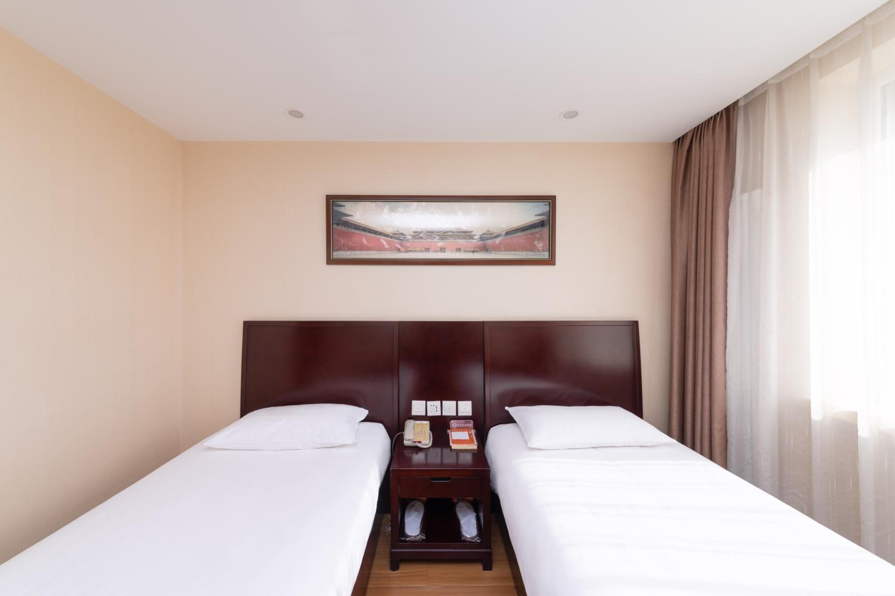Golden Inns Chain Hotel Beijing JianGuomen