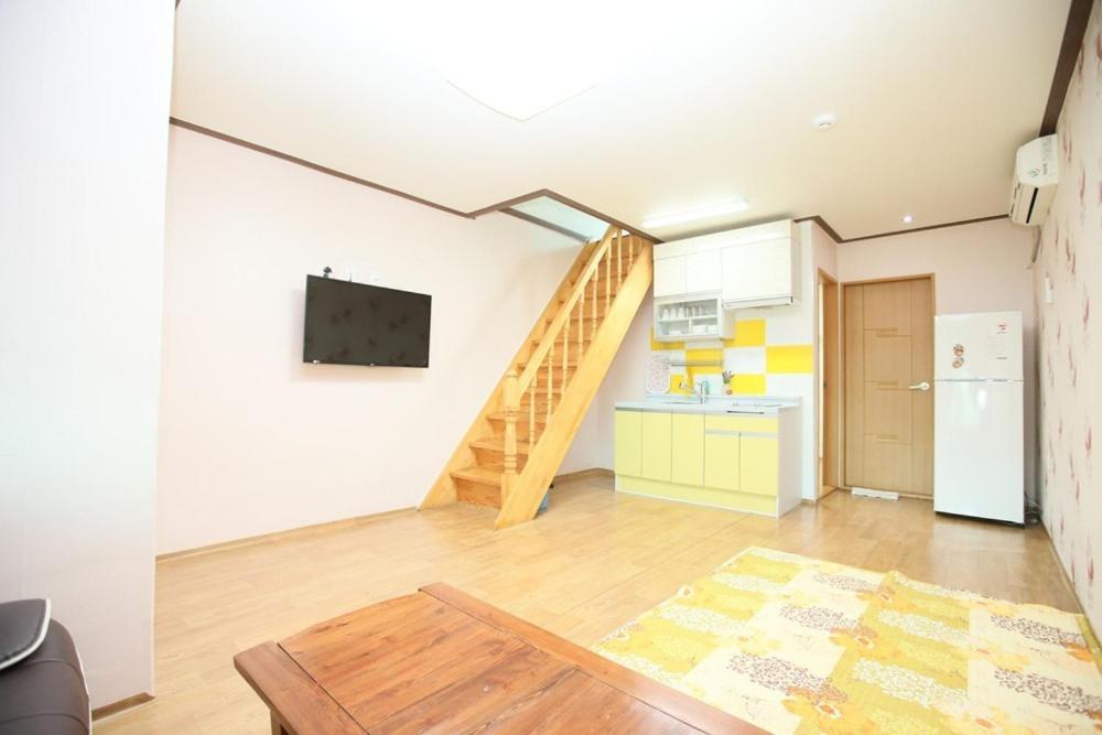 Suncheon Bay Wind Hill House view 4