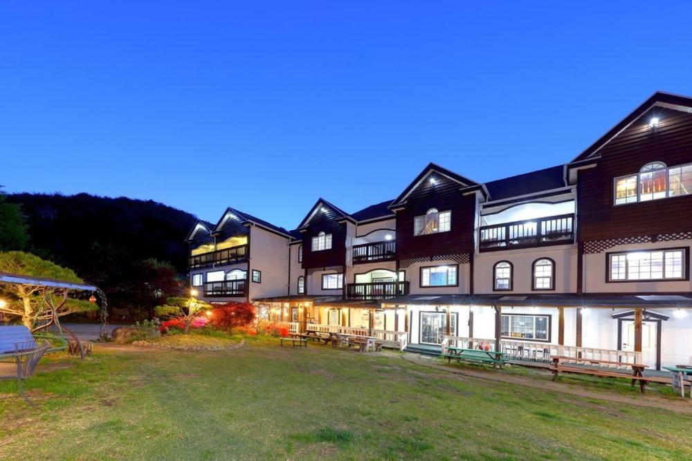 Muju Snow Country Pension view 3